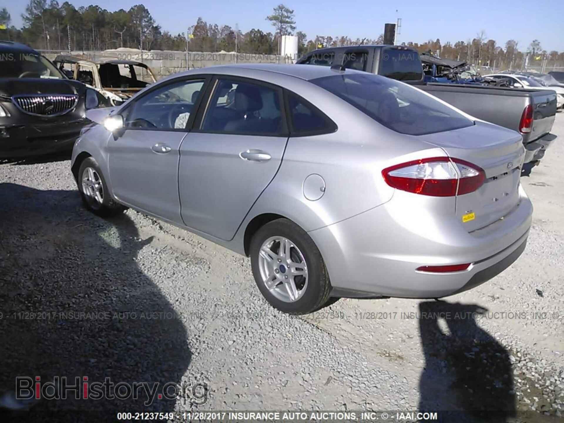 2017 Ford Fiesta - VIN: 3FADP4BJ9HM137107 - Фото 3