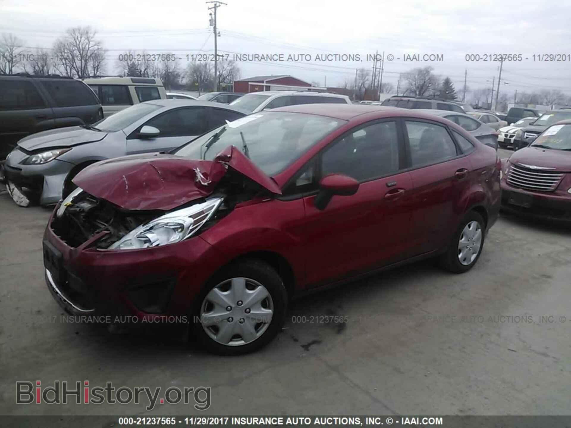 2011 Ford Fiesta - VIN: 3FADP4BJ3BM202282 - Фото 2