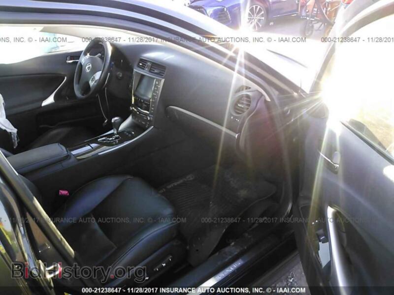 2011 Lexus IS (VIN JTHCE5C24B5000709) — фото 5 из 10