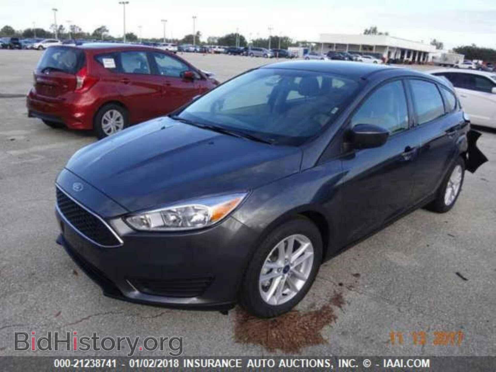 2018 Ford Focus - VIN: 1FADP3K21JL213073 - Фото 2