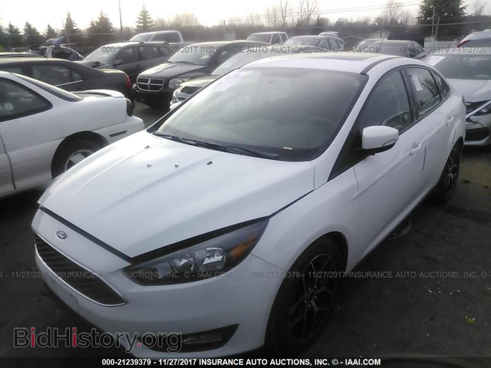 2017 Ford Focus - VIN: 1FADP3H27HL287390 - Photo 2