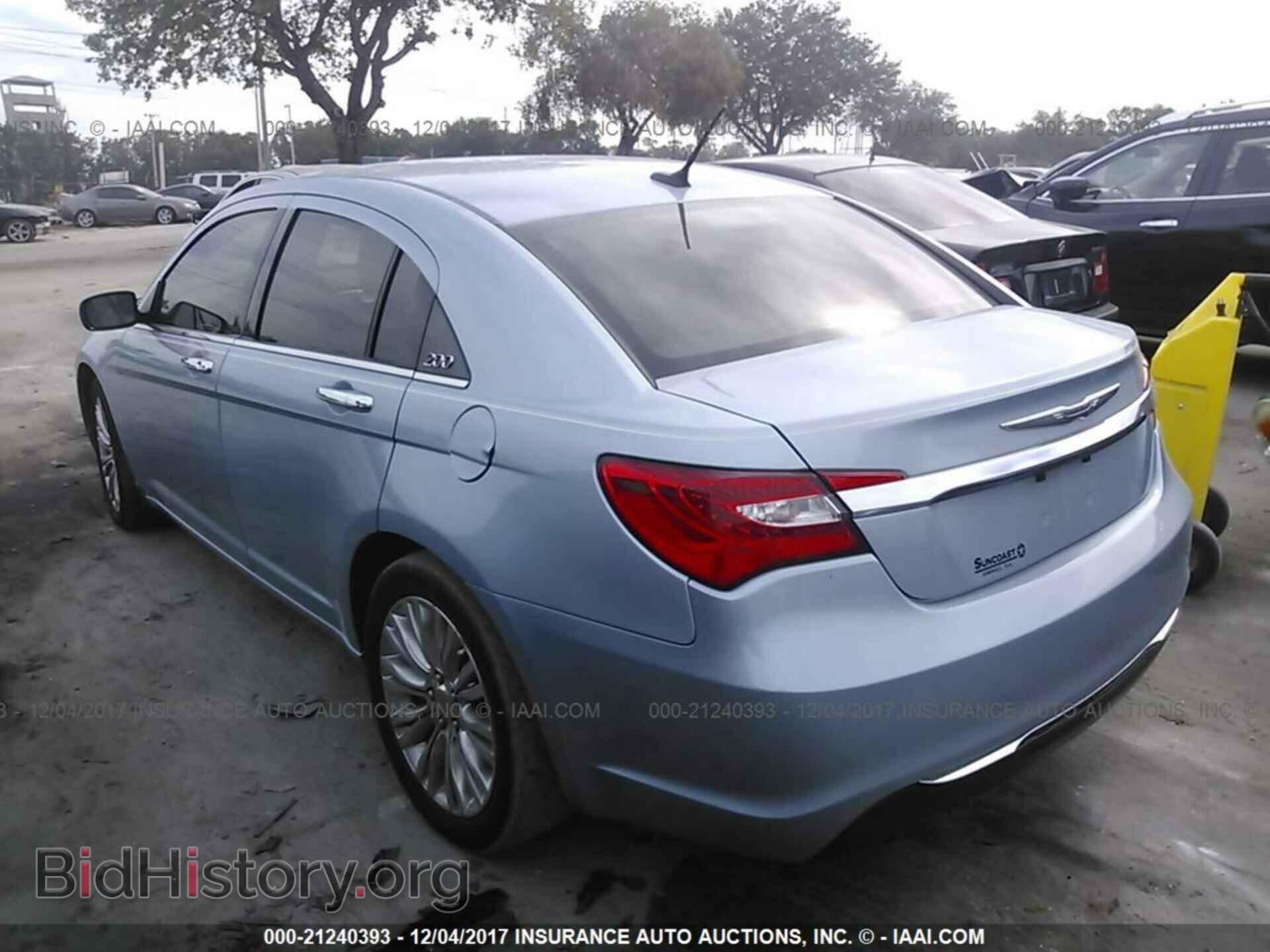 2013 Chrysler 200 - VIN: 1C3CCBCG4DN504573 - Photo 3