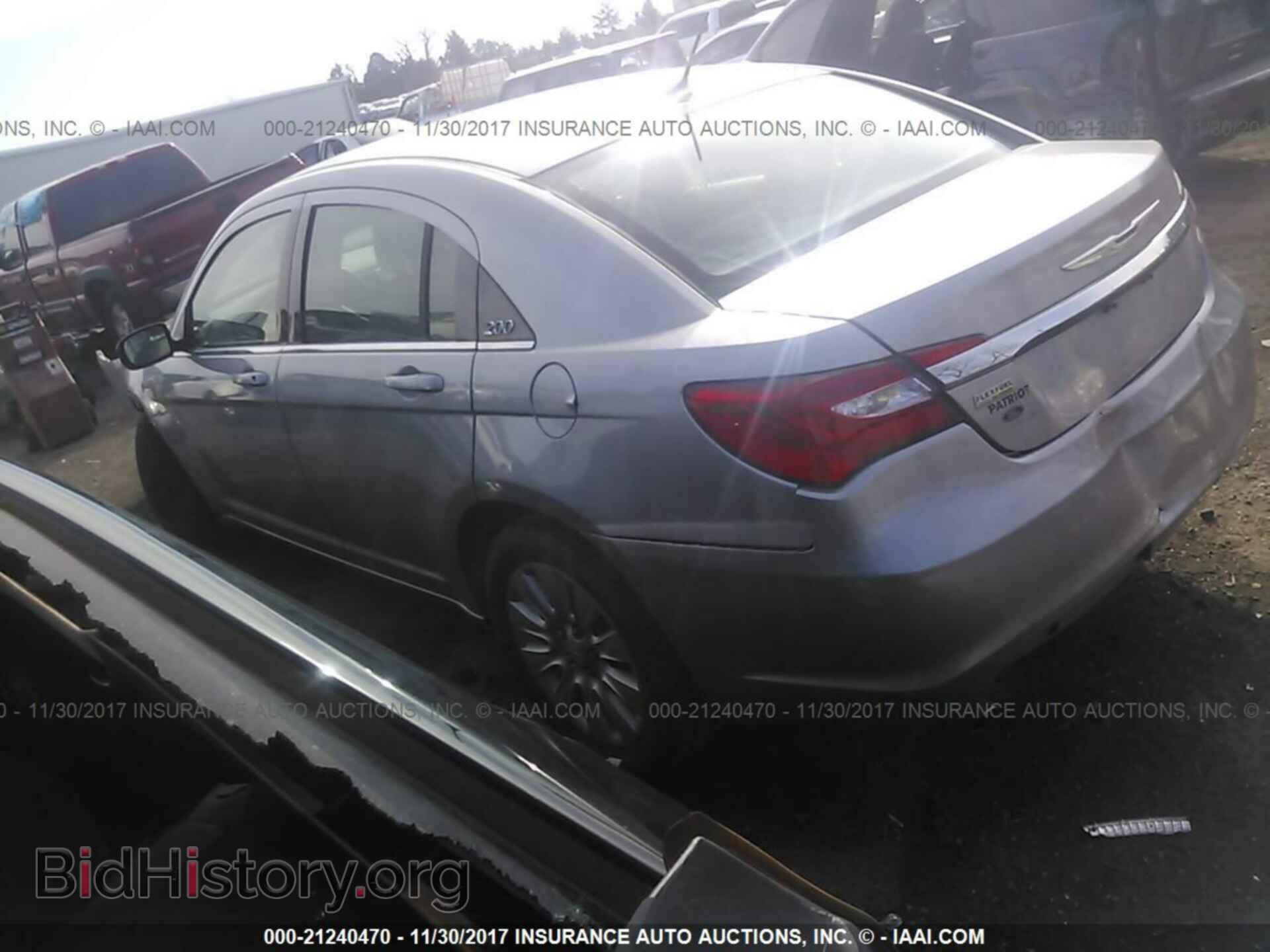 2013 Chrysler 200 - VIN: 1C3CCBAG2DN587407 - Photo 3