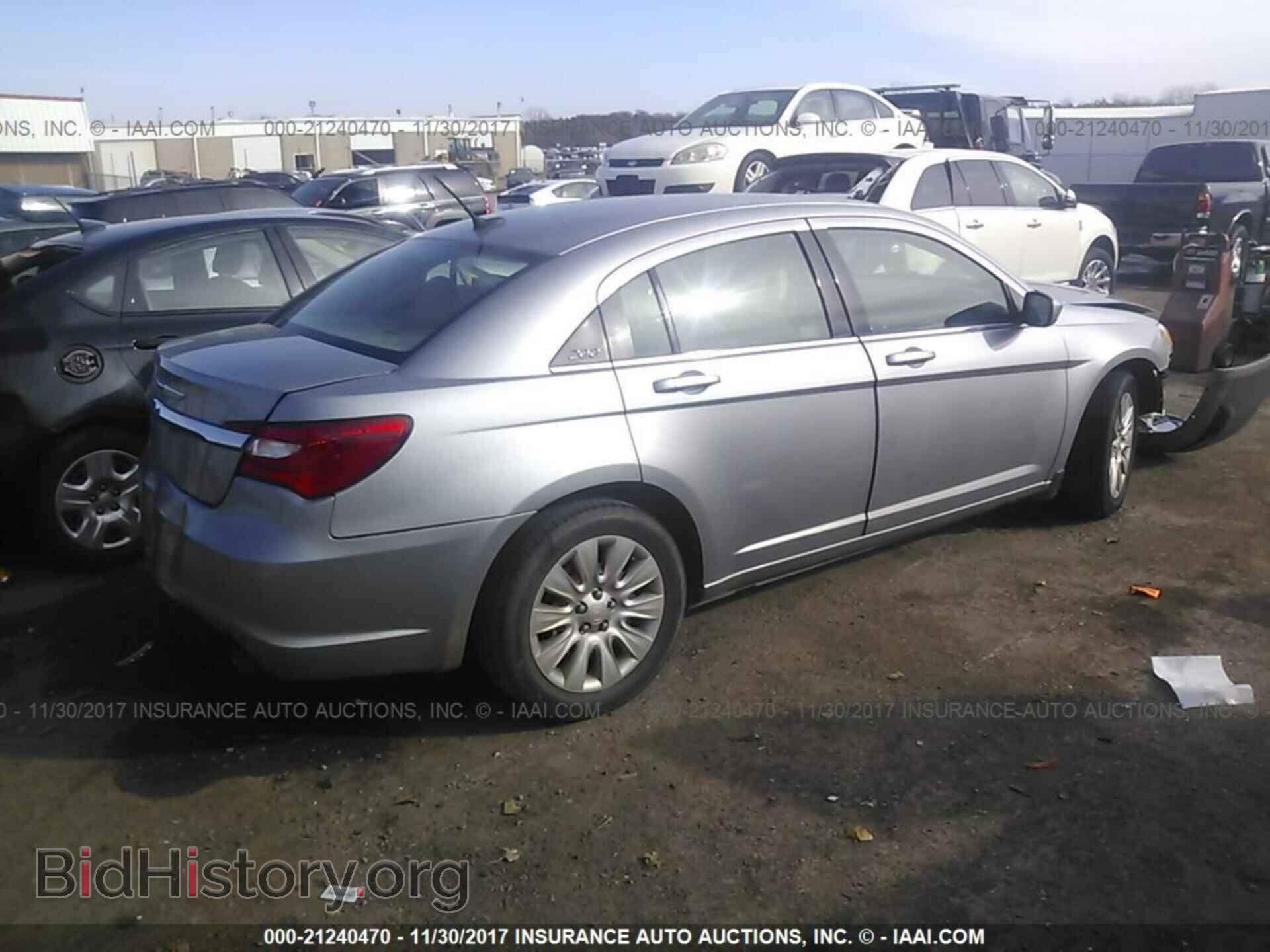 2013 Chrysler 200 - VIN: 1C3CCBAG2DN587407 - Photo 4