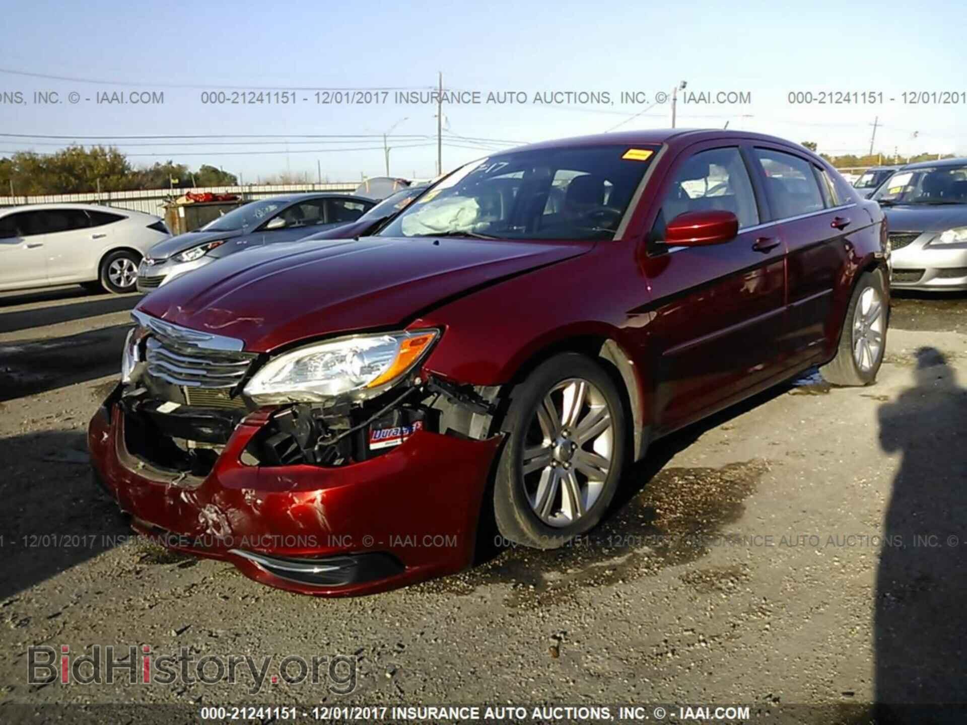 2013 Chrysler 200 - VIN: 1C3CCBBB1DN732441 - Photo 2