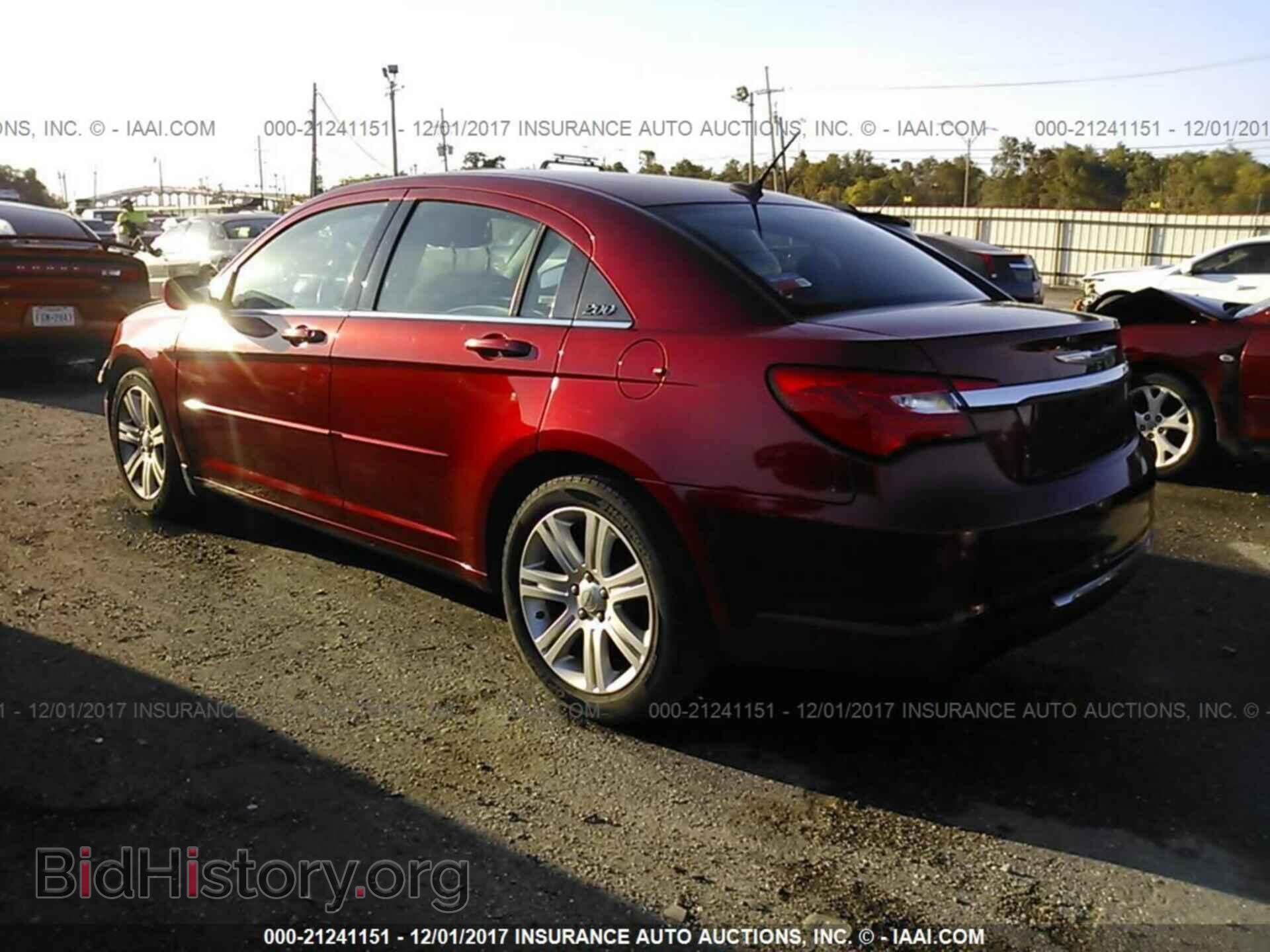 2013 Chrysler 200 - VIN: 1C3CCBBB1DN732441 - Photo 3