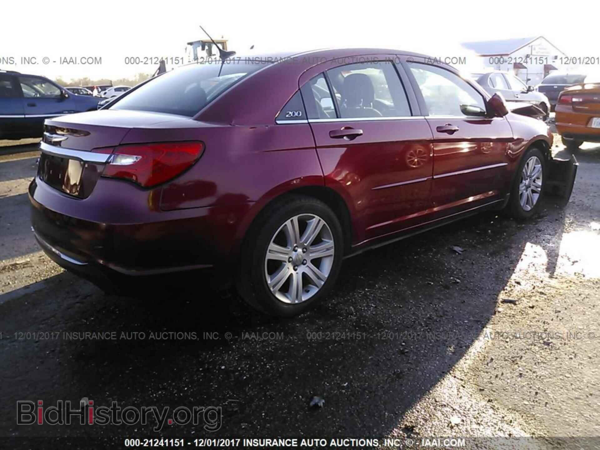 2013 Chrysler 200 - VIN: 1C3CCBBB1DN732441 - Photo 4