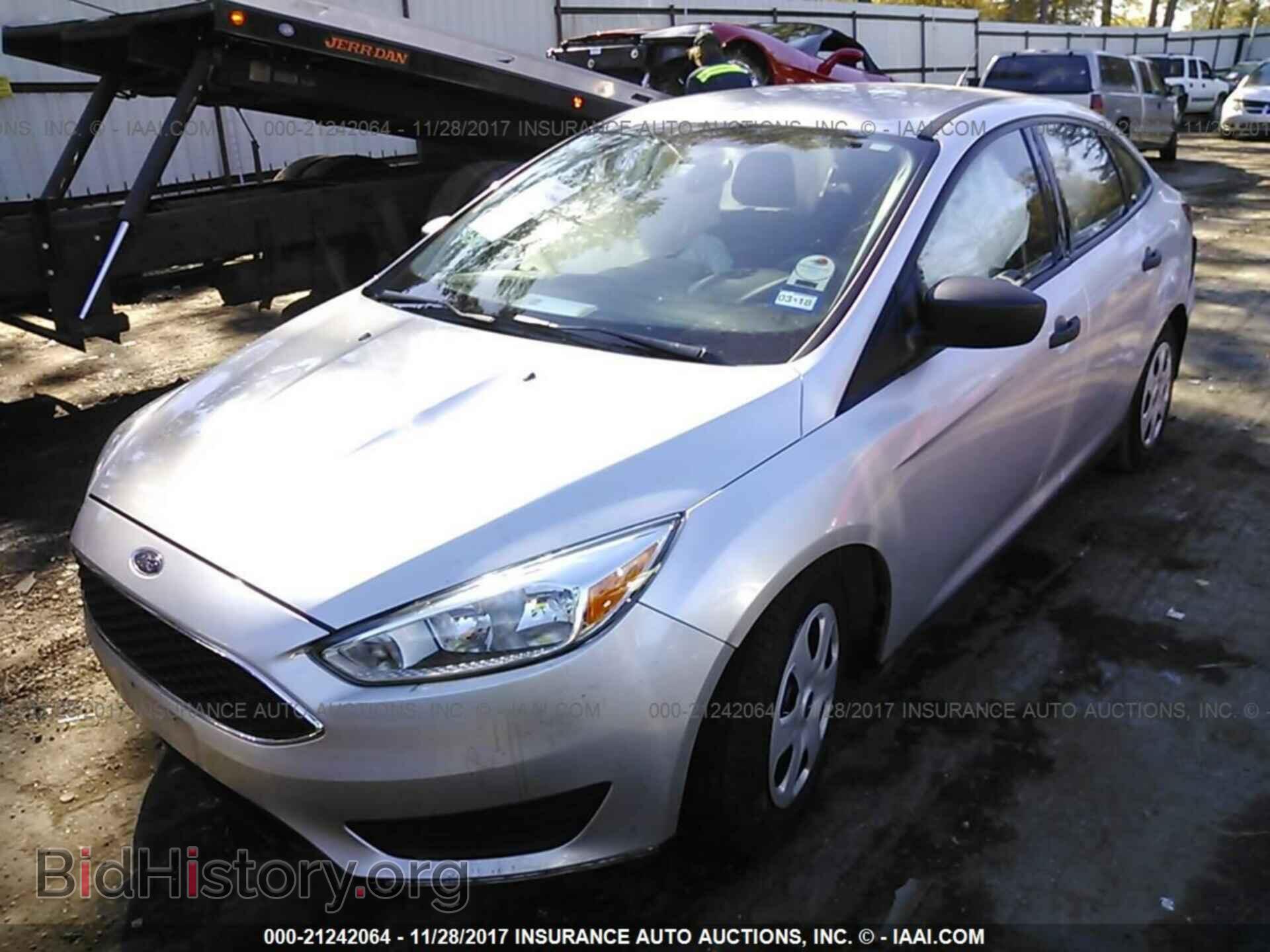 2016 Ford Focus - VIN: 1FADP3E21GL297285 - Фото 2