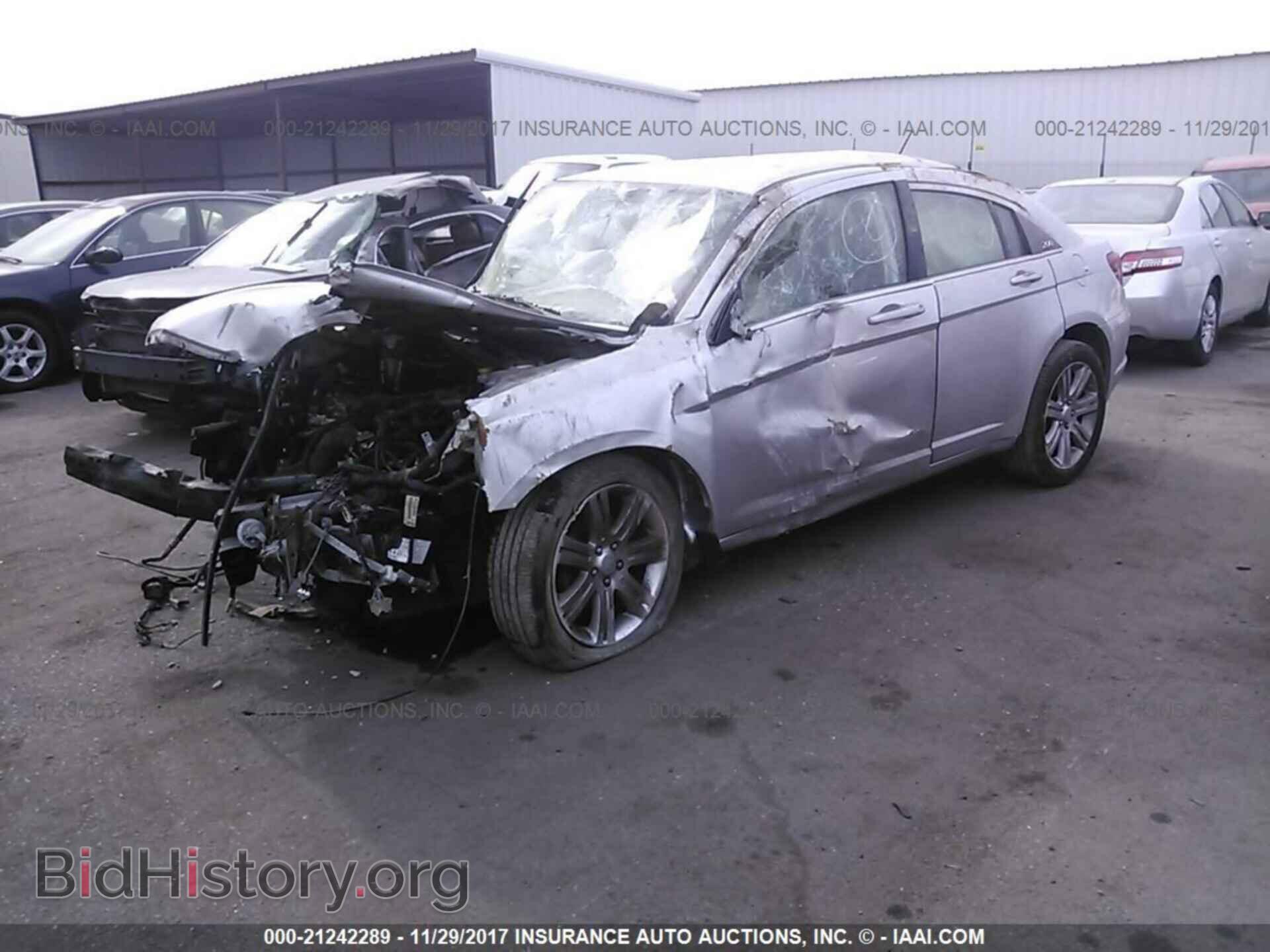 2012 Chrysler 200 - VIN: 1C3CCBBB6CN302094 - Фото 2