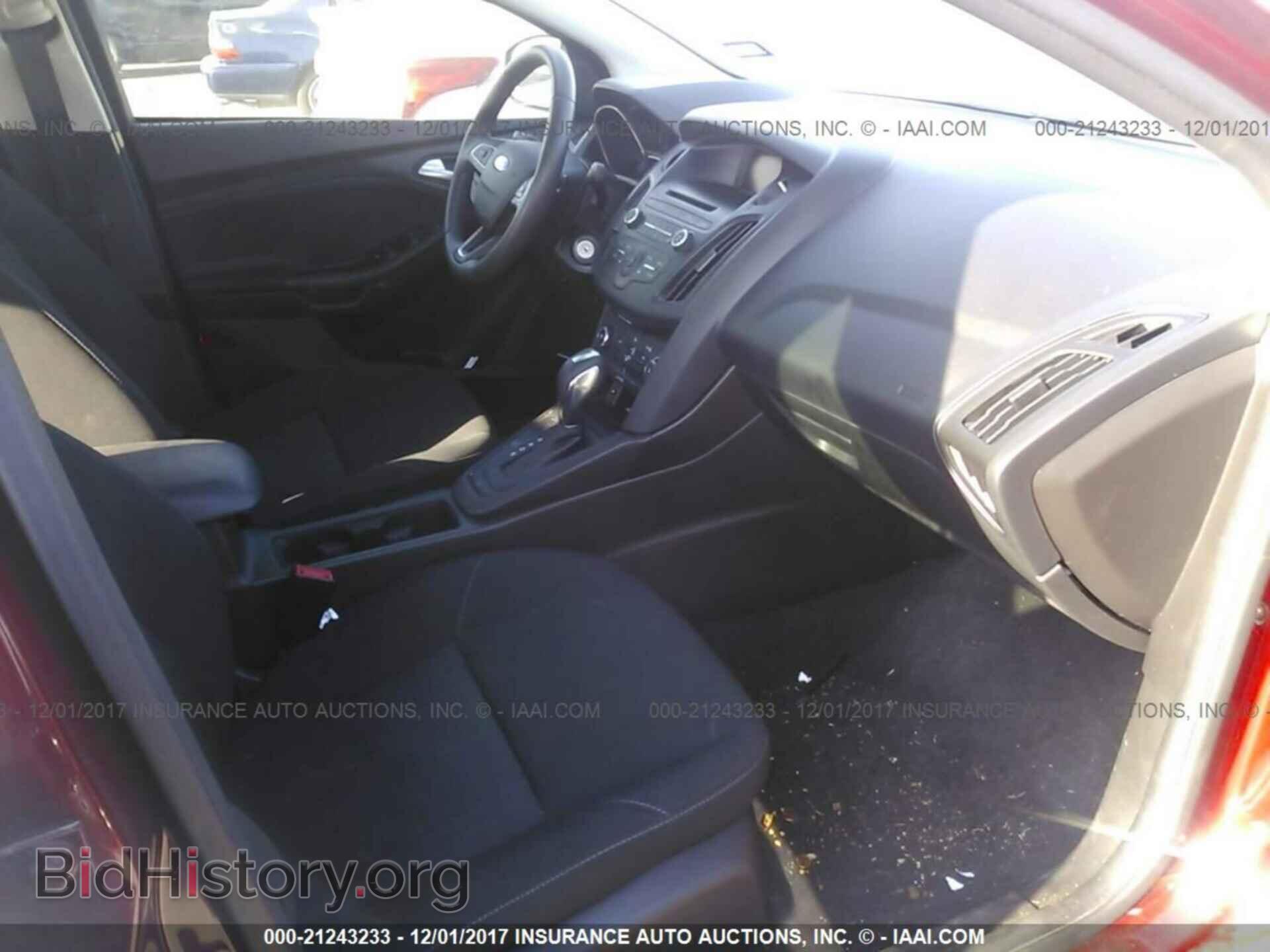 2016 Ford Focus - VIN: 1FADP3F28GL244811 - Photo 5