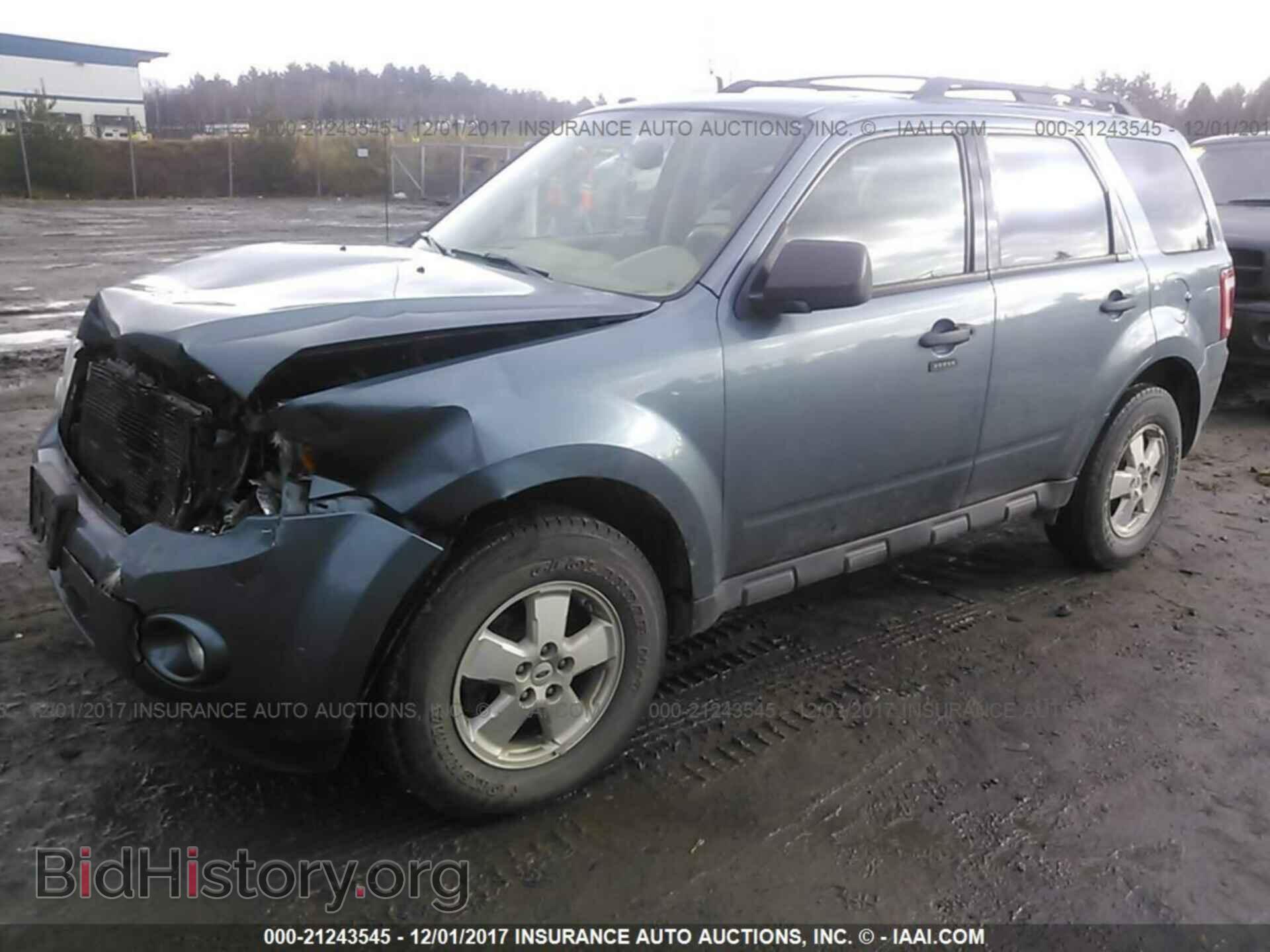 2011 Ford Escape - VIN: 1FMCU0D78BKB69050 - Photo 2