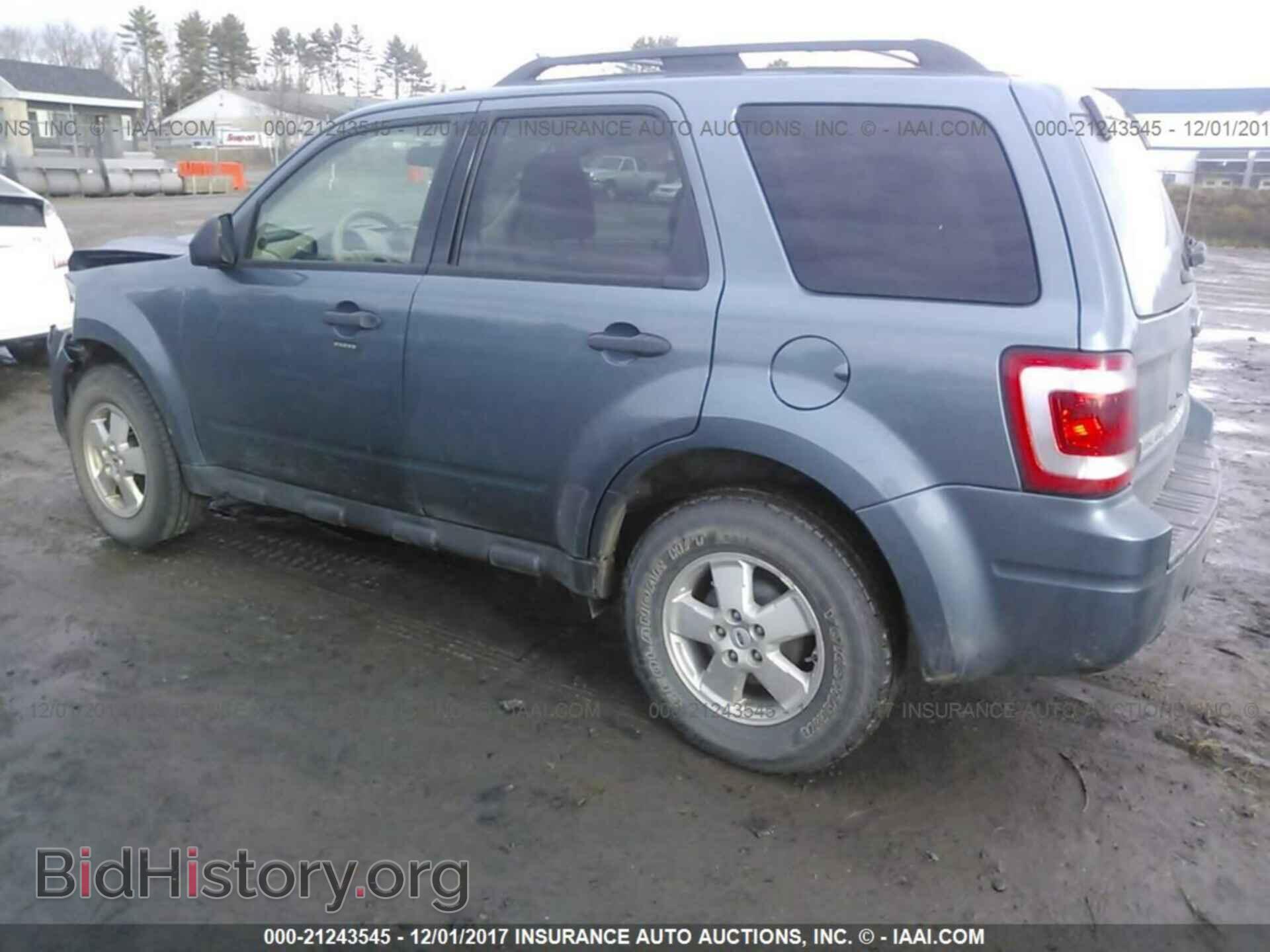 2011 Ford Escape - VIN: 1FMCU0D78BKB69050 - Photo 3