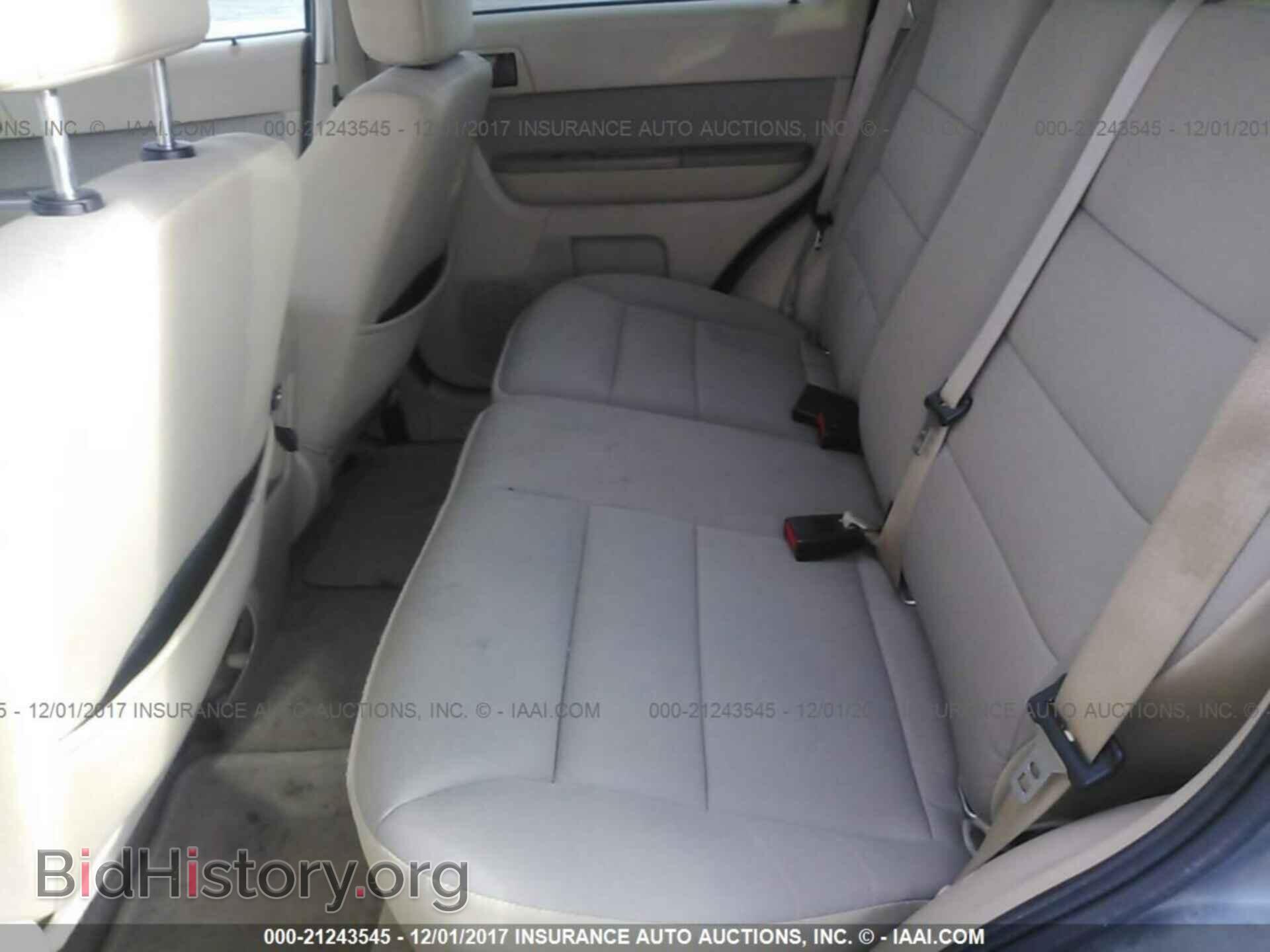 2011 Ford Escape - VIN: 1FMCU0D78BKB69050 - Photo 8