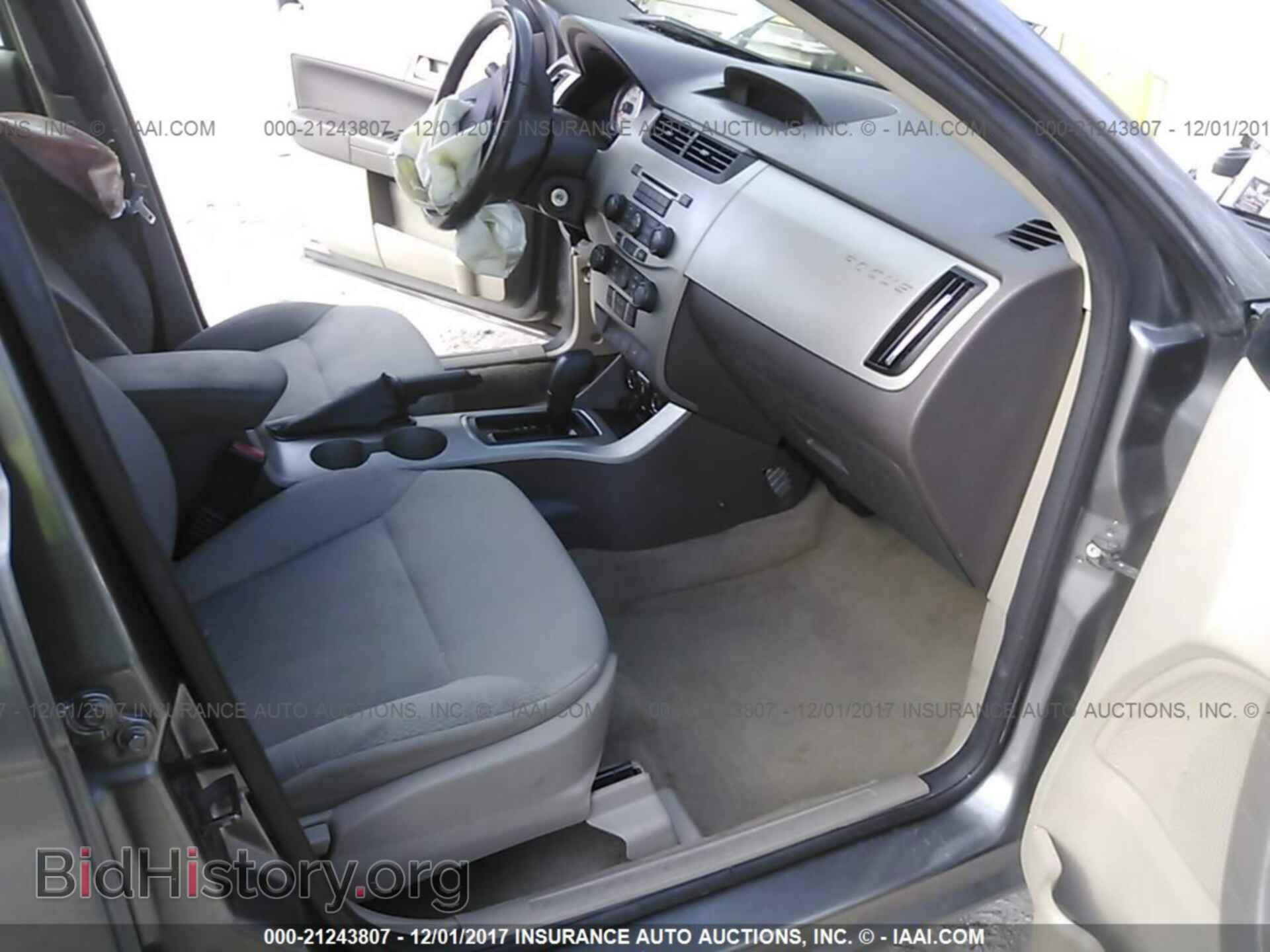 2011 Ford Focus - VIN: 1FAHP3GN2BW153812 - Photo 5