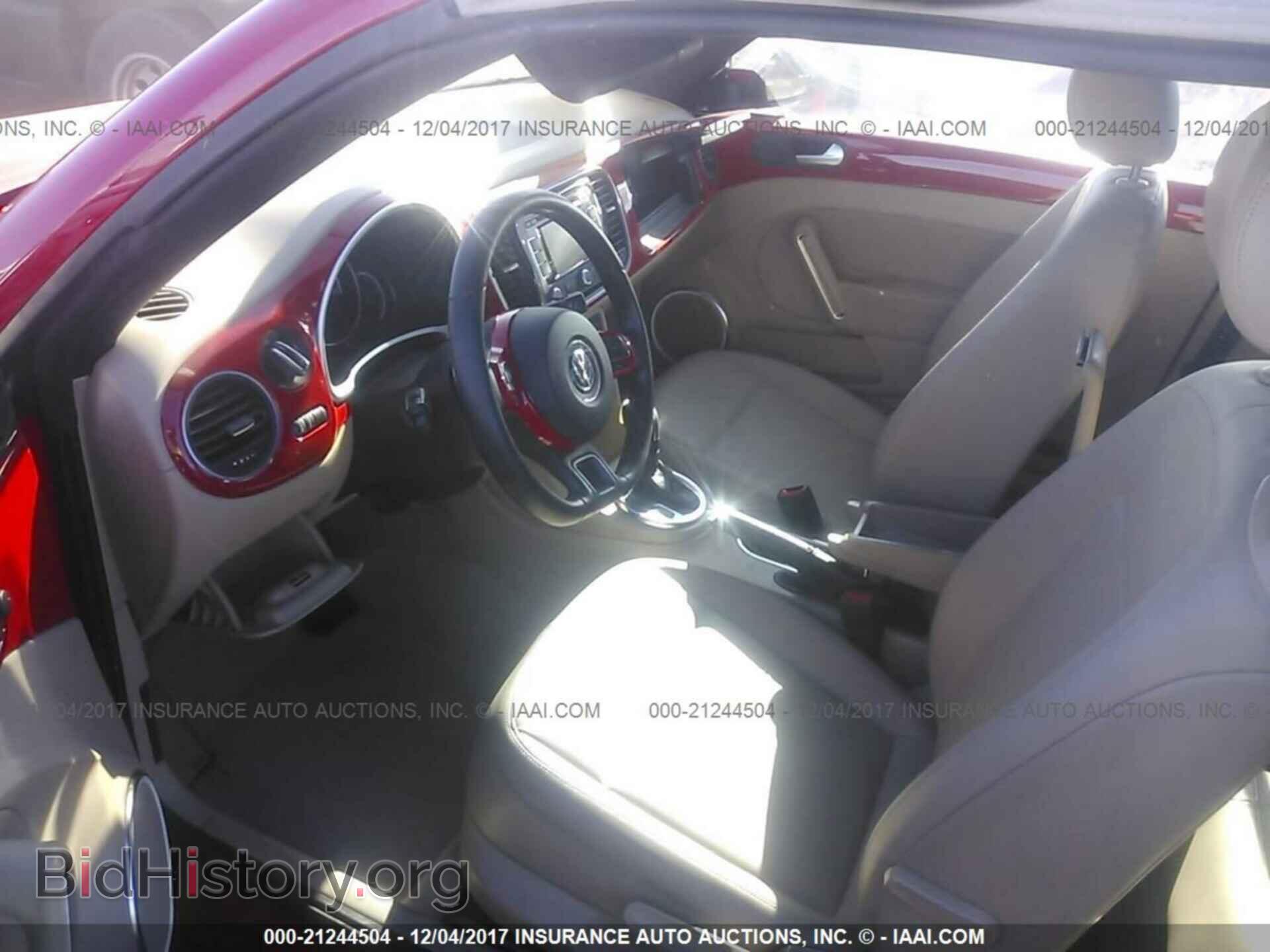 2014 Volkswagen Beetle - VIN: 3VW5P7AT2EM805471 - Фото 5