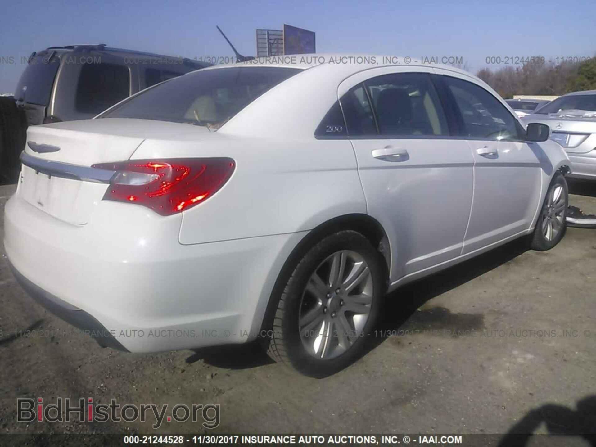 2012 Chrysler 200 - VIN: 1C3CCBBB9CN174174 - Photo 4