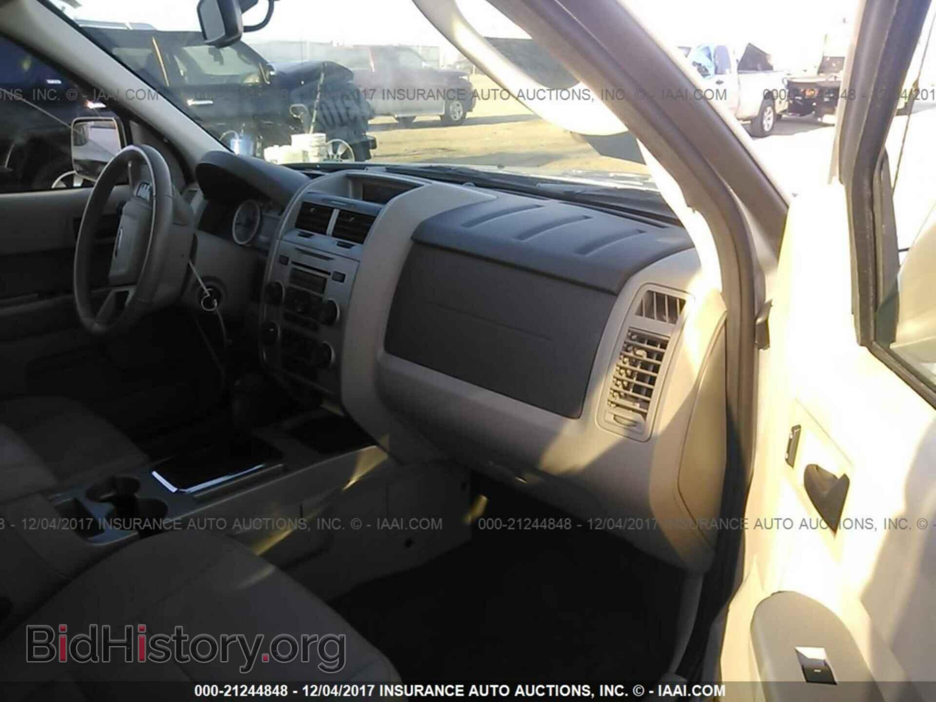 2012 Ford Escape - VIN: 1FMCU0D70CKB83557 - Photo 5