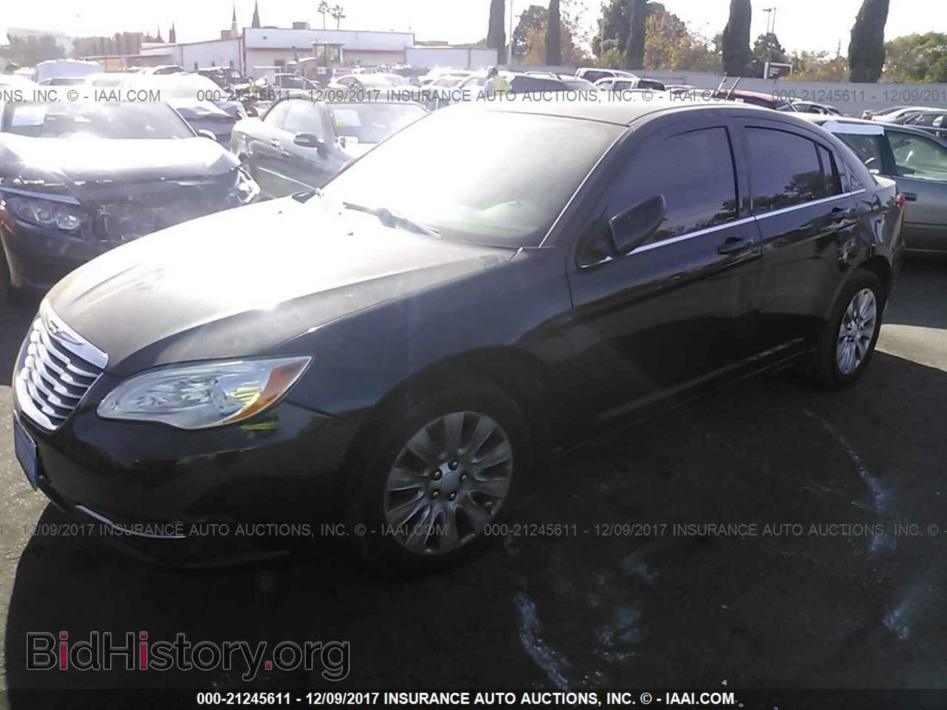 2012 Chrysler 200 - VIN: 1C3CCBAB6CN144955 - Фото 2