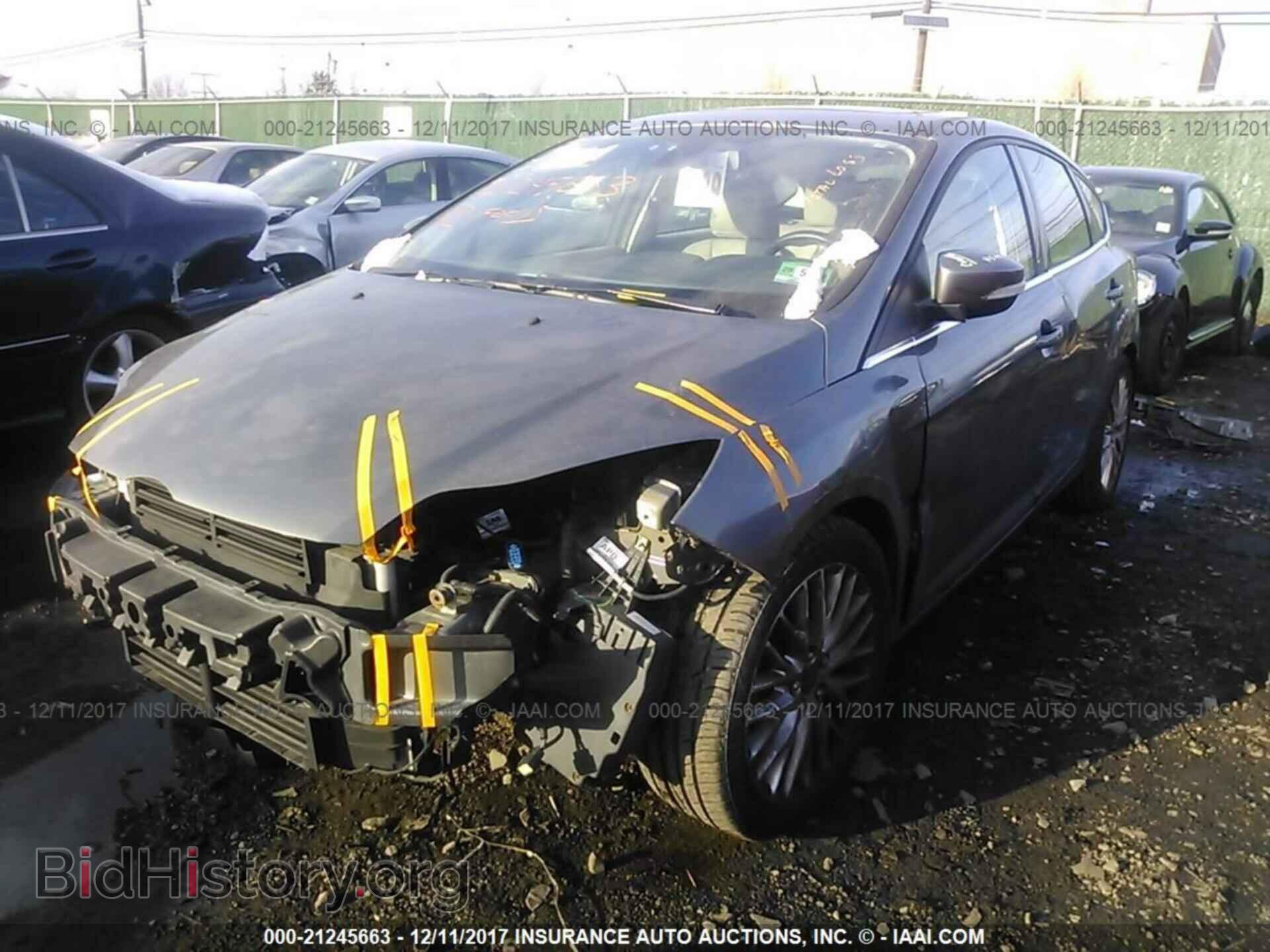 2012 Ford Focus - VIN: 1FAHP3M20CL402069 - Photo 2