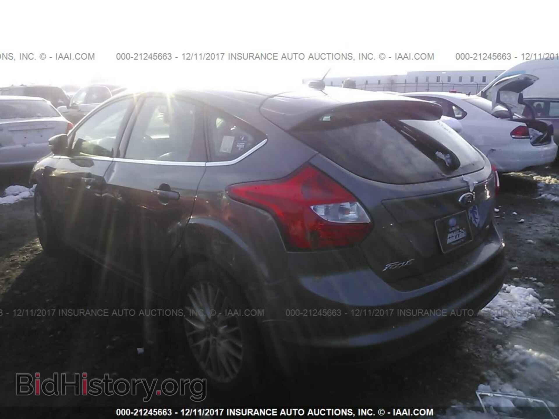2012 Ford Focus - VIN: 1FAHP3M20CL402069 - Photo 3