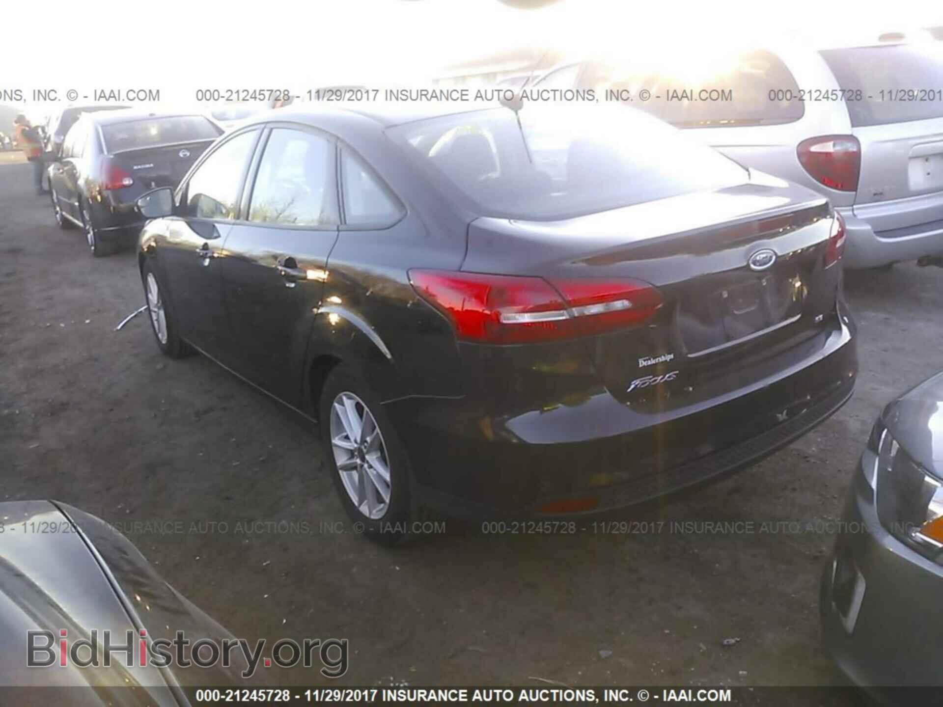 2016 Ford Focus - VIN: 1FADP3F24GL295089 - Фото 3