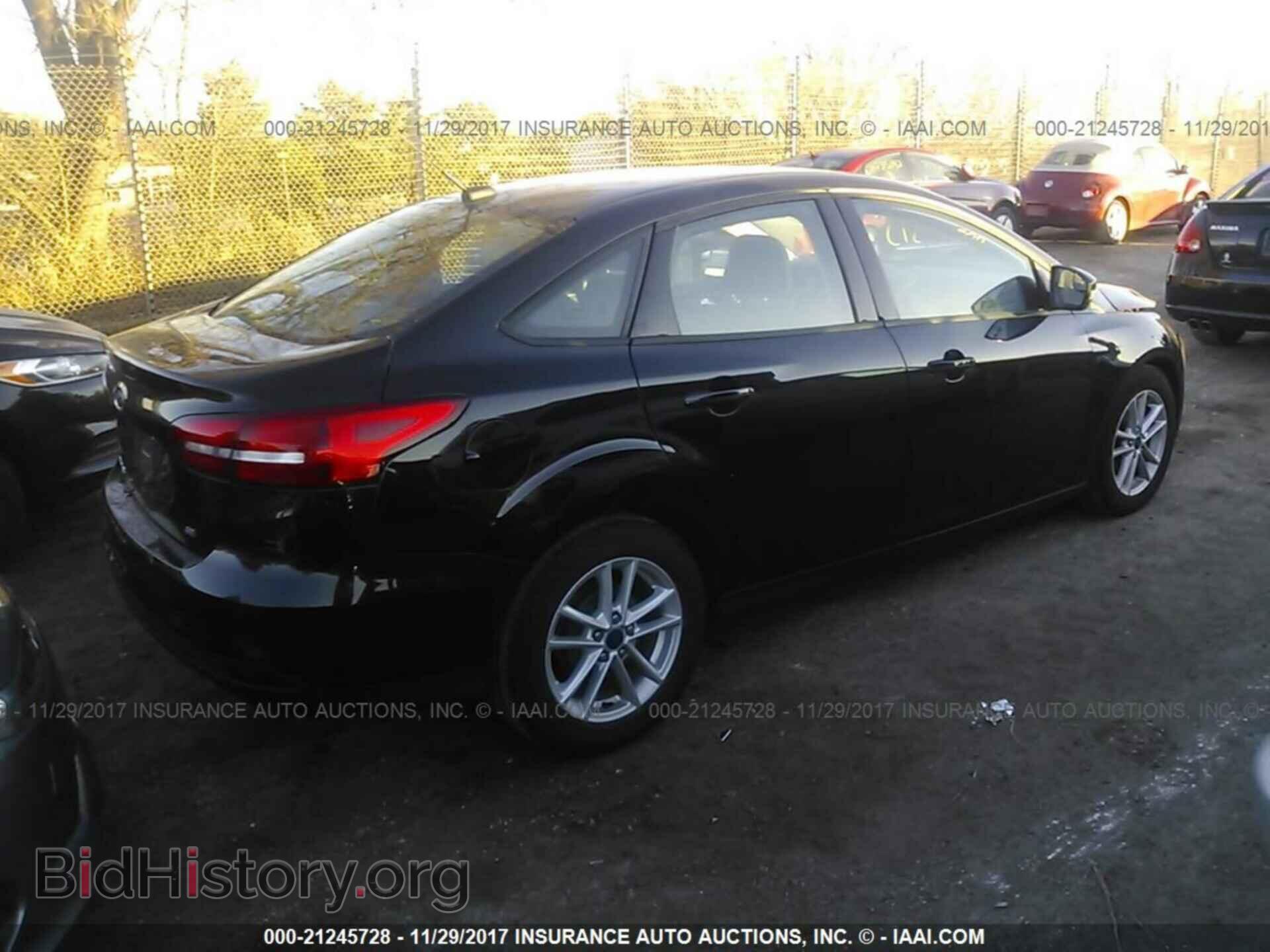 2016 Ford Focus - VIN: 1FADP3F24GL295089 - Фото 4