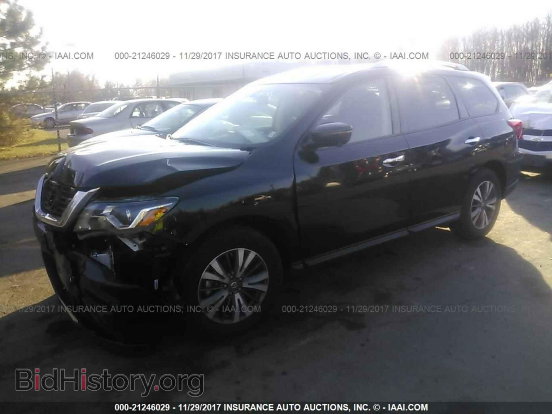 2017 Nissan Pathfinder - VIN: 5N1DR2MM7HC677570 - Фото 2