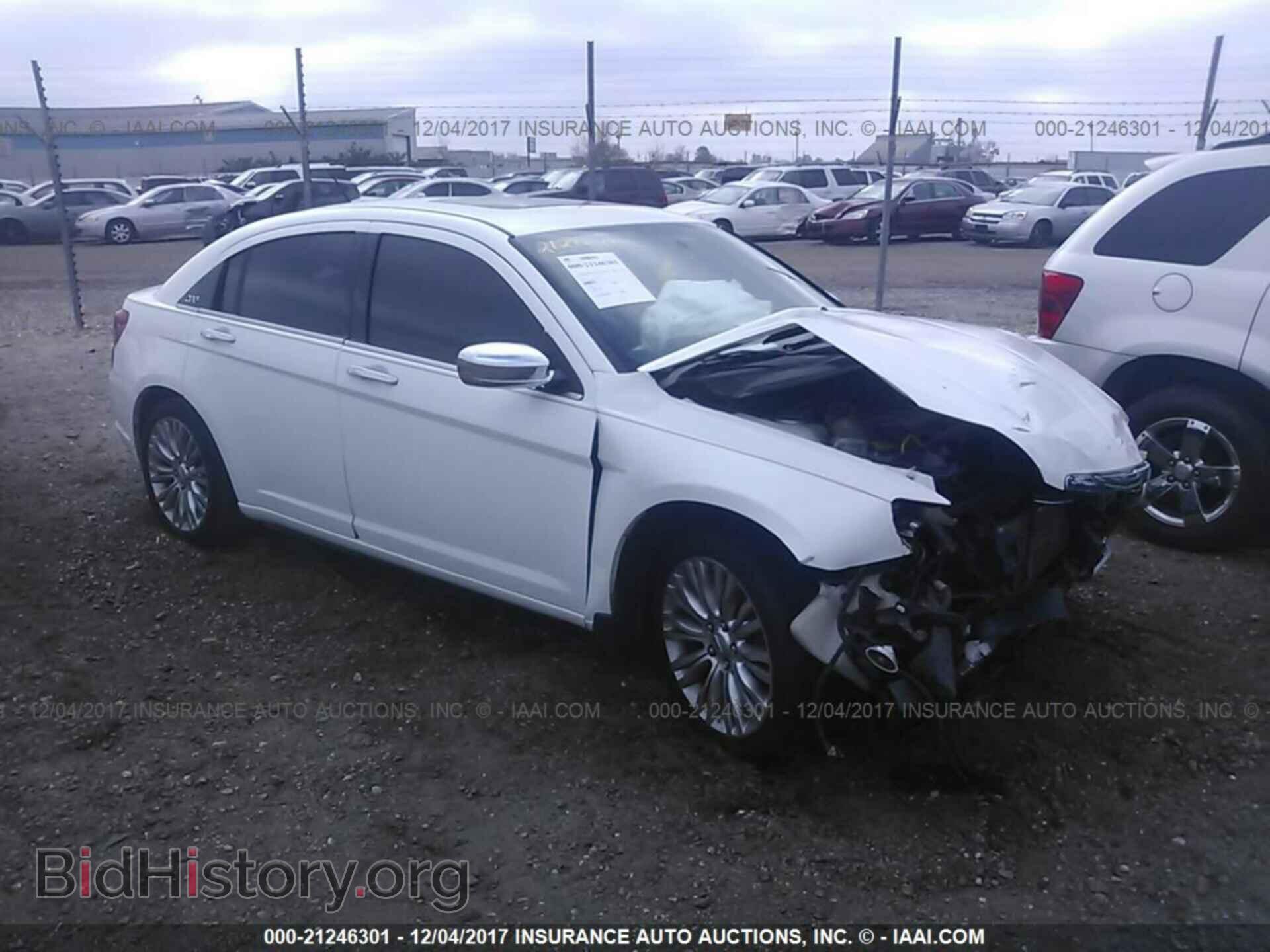 Photo 1C3BC2FB8BN582797 - Chrysler 200 2011