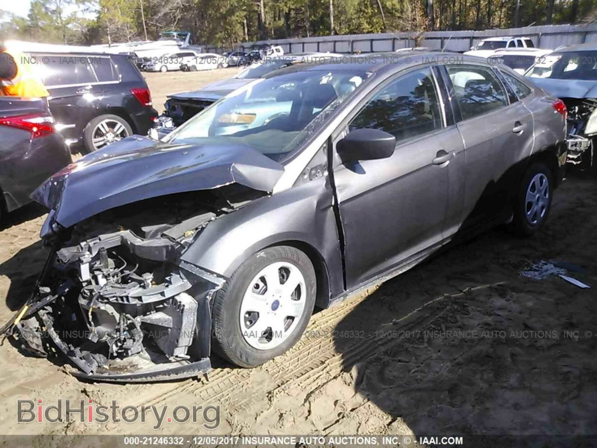 2015 Ford Focus - VIN: 1FADP3E22FL286200 - Photo 2