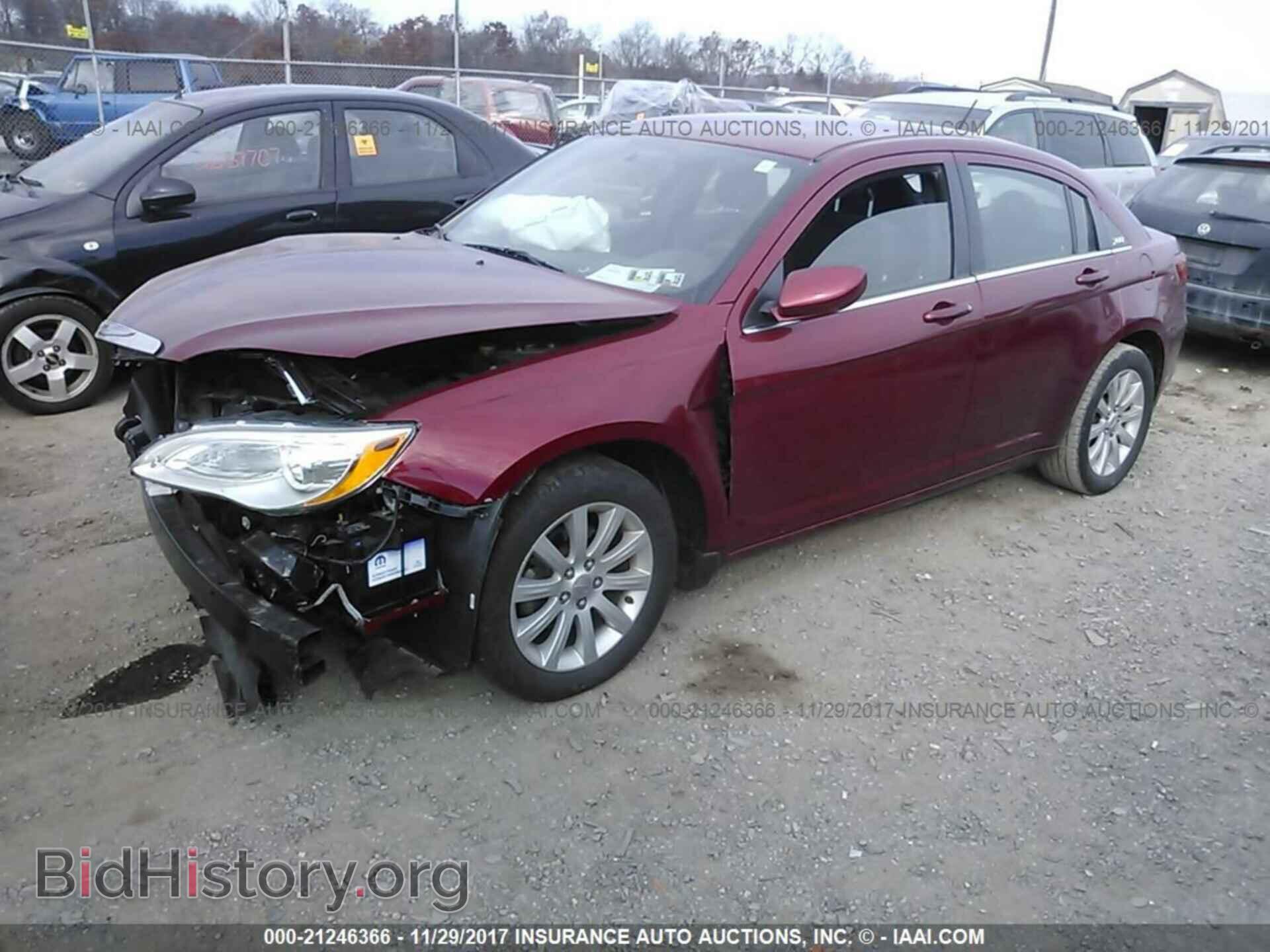 2013 Chrysler 200 - VIN: 1C3CCBBB2DN724297 - Photo 2