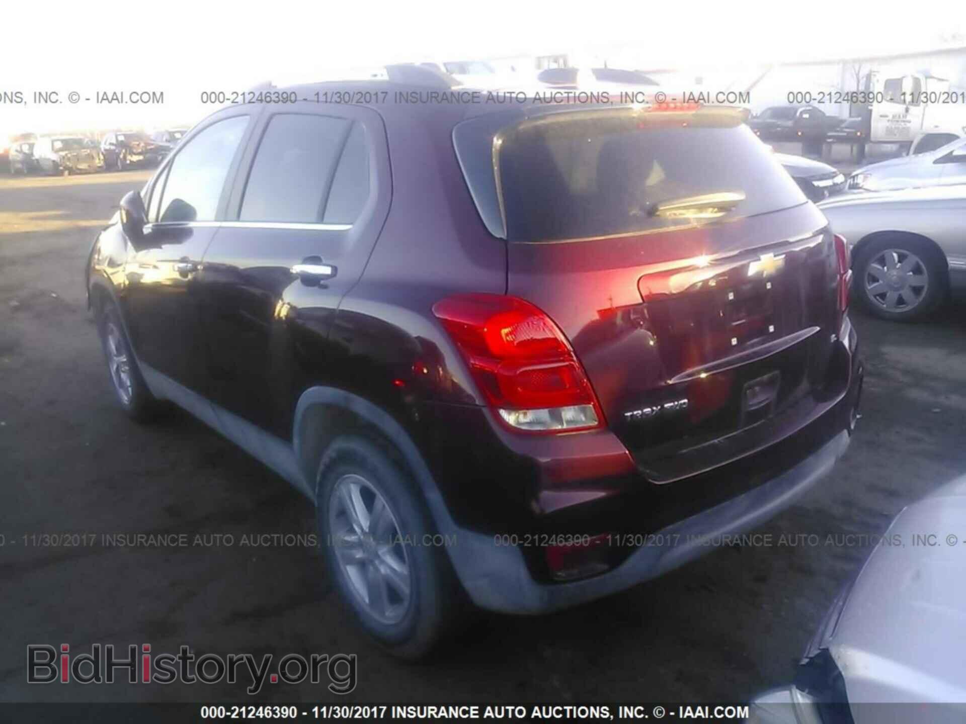 2017 Chevrolet Trax - VIN: 3GNCJPSB3HL210244 - Фото 3