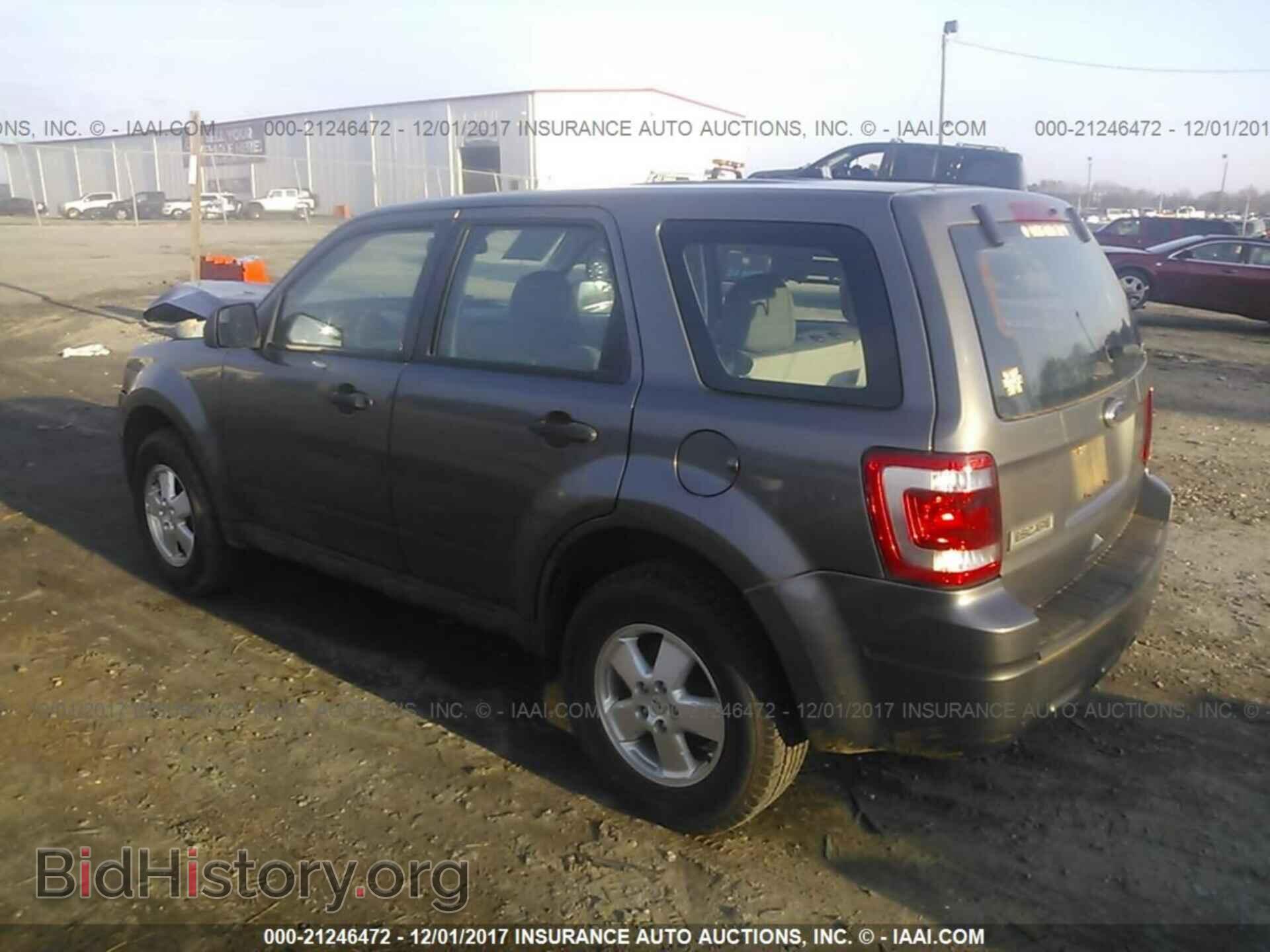 2011 Ford Escape - VIN: 1FMCU0C72BKC59800 - Photo 3