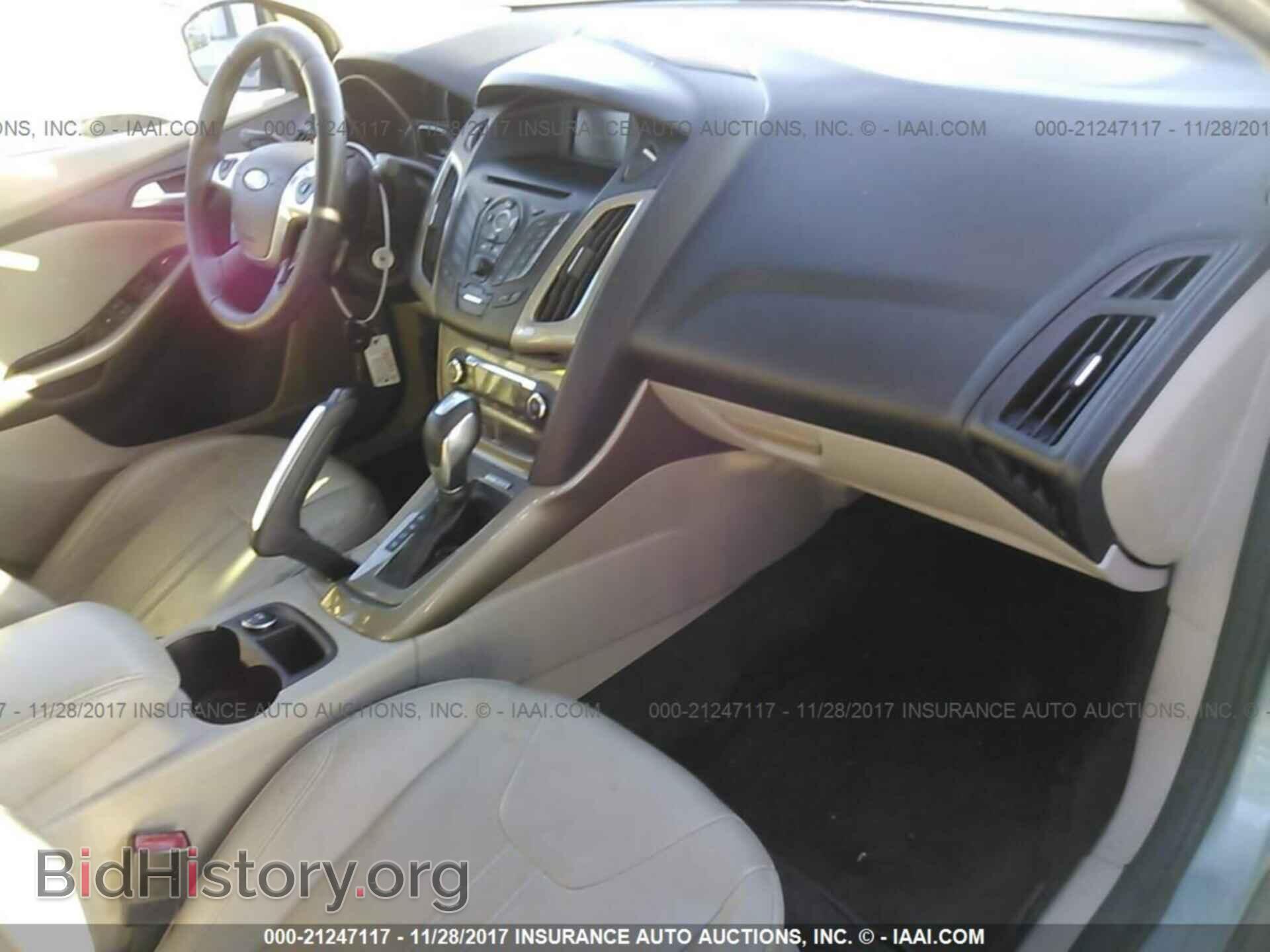 2012 Ford Focus - VIN: 1FAHP3H28CL114875 - Photo 5