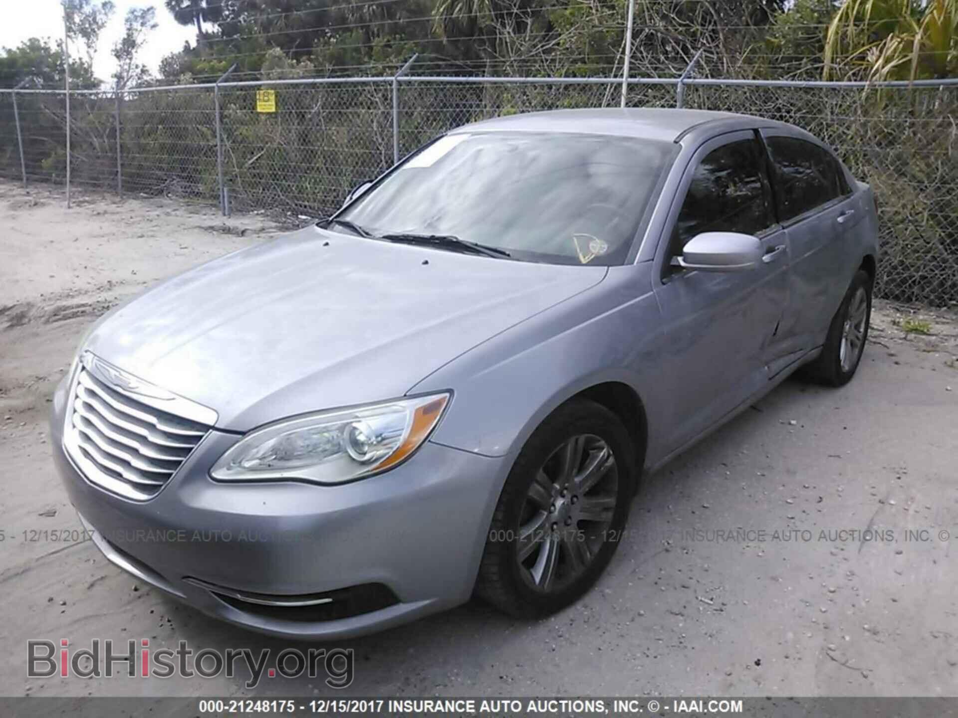 2013 Chrysler 200 - VIN: 1C3CCBBB6DN584805 - Photo 2