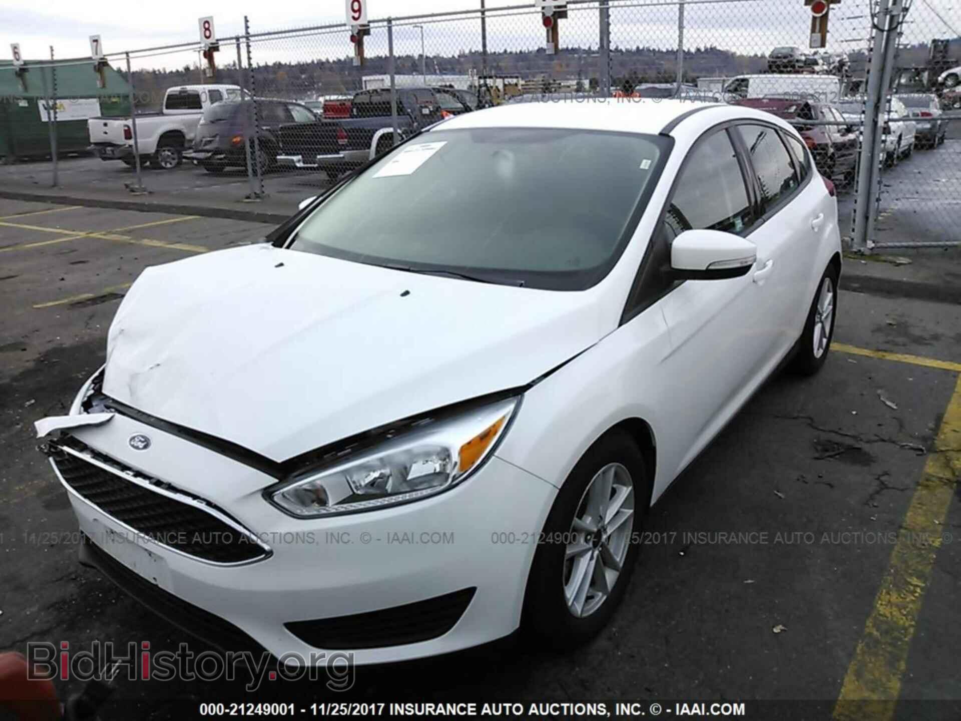 2017 Ford Focus - VIN: 1FADP3K25HL217413 - Photo 2