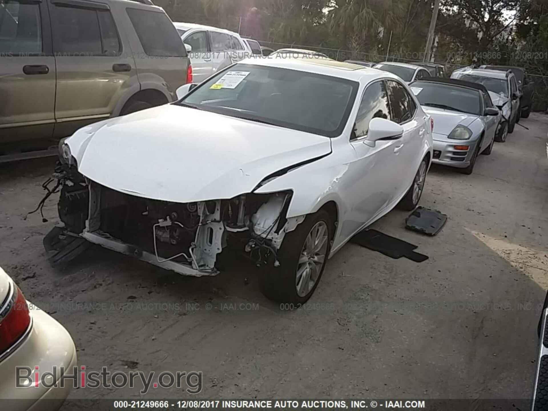 2014 Lexus Is - VIN: JTHBF1D22E5019019 - Photo 2