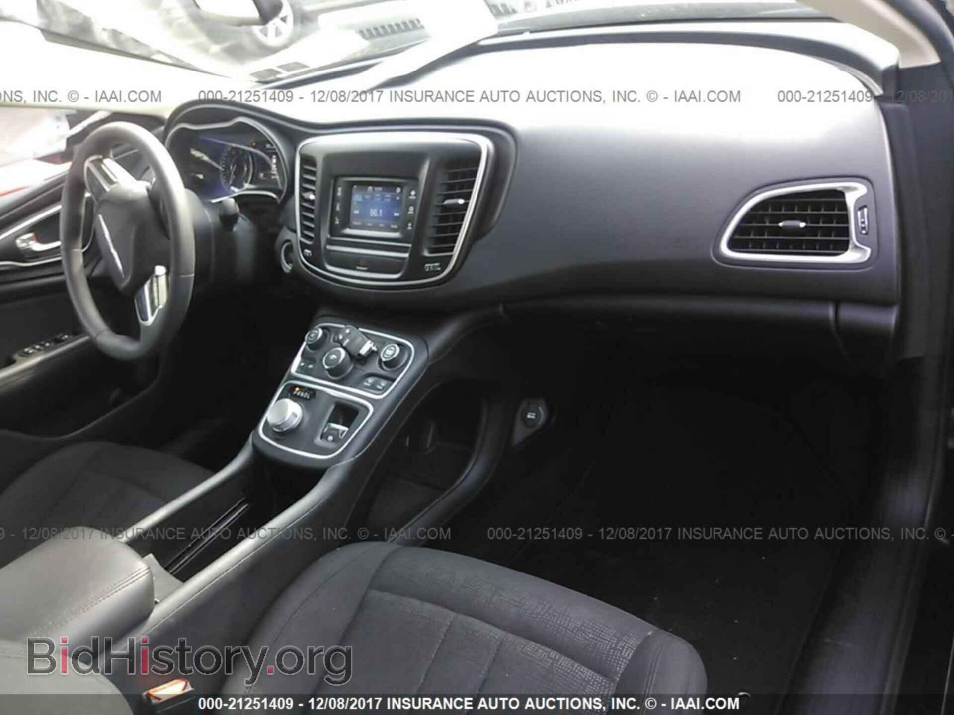 2016 Chrysler 200 - VIN: 1C3CCCAB5GN108346 - Photo 5
