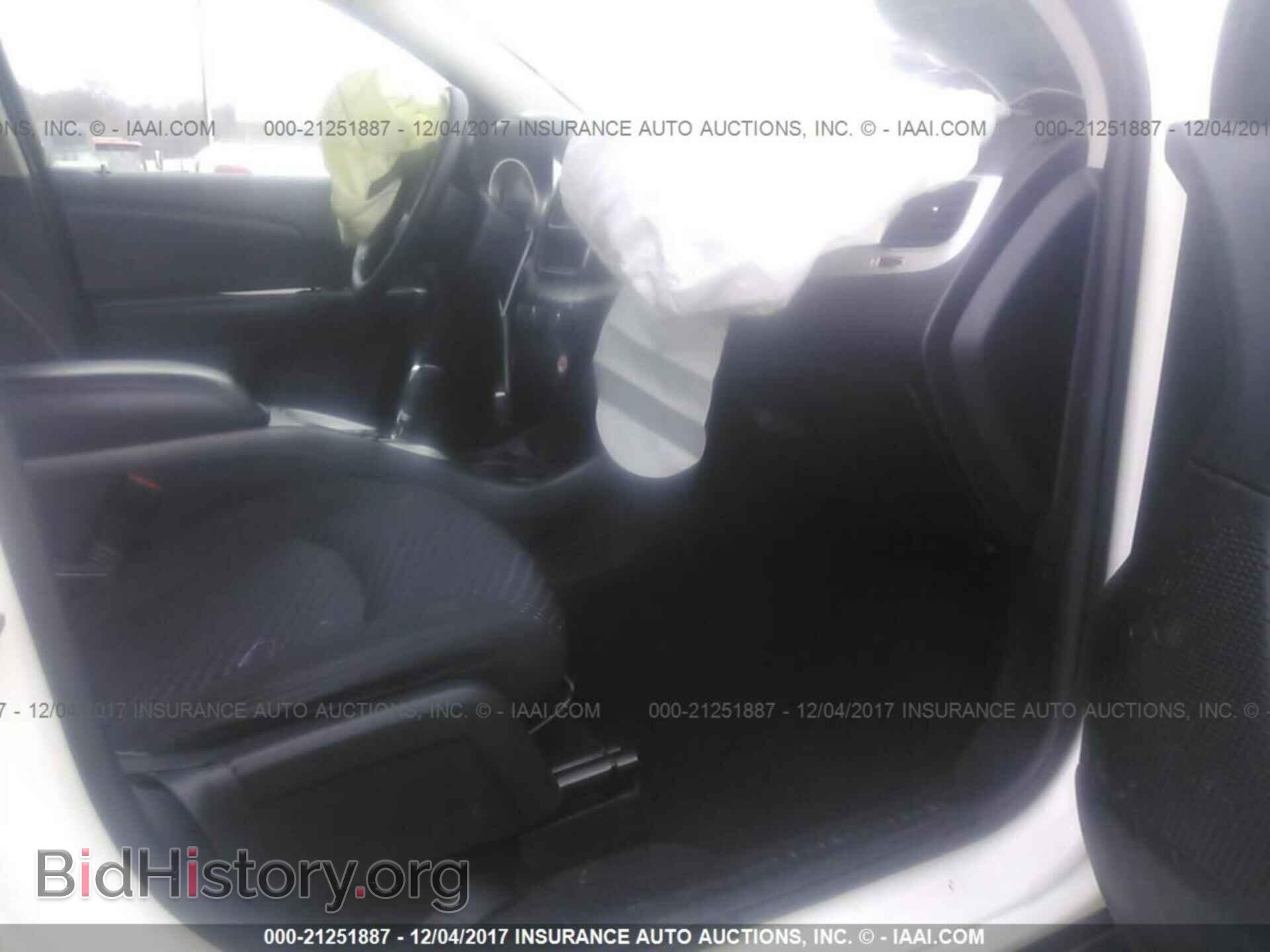 2015 Dodge Journey - VIN: 3C4PDCBG1FT742482 - Photo 5