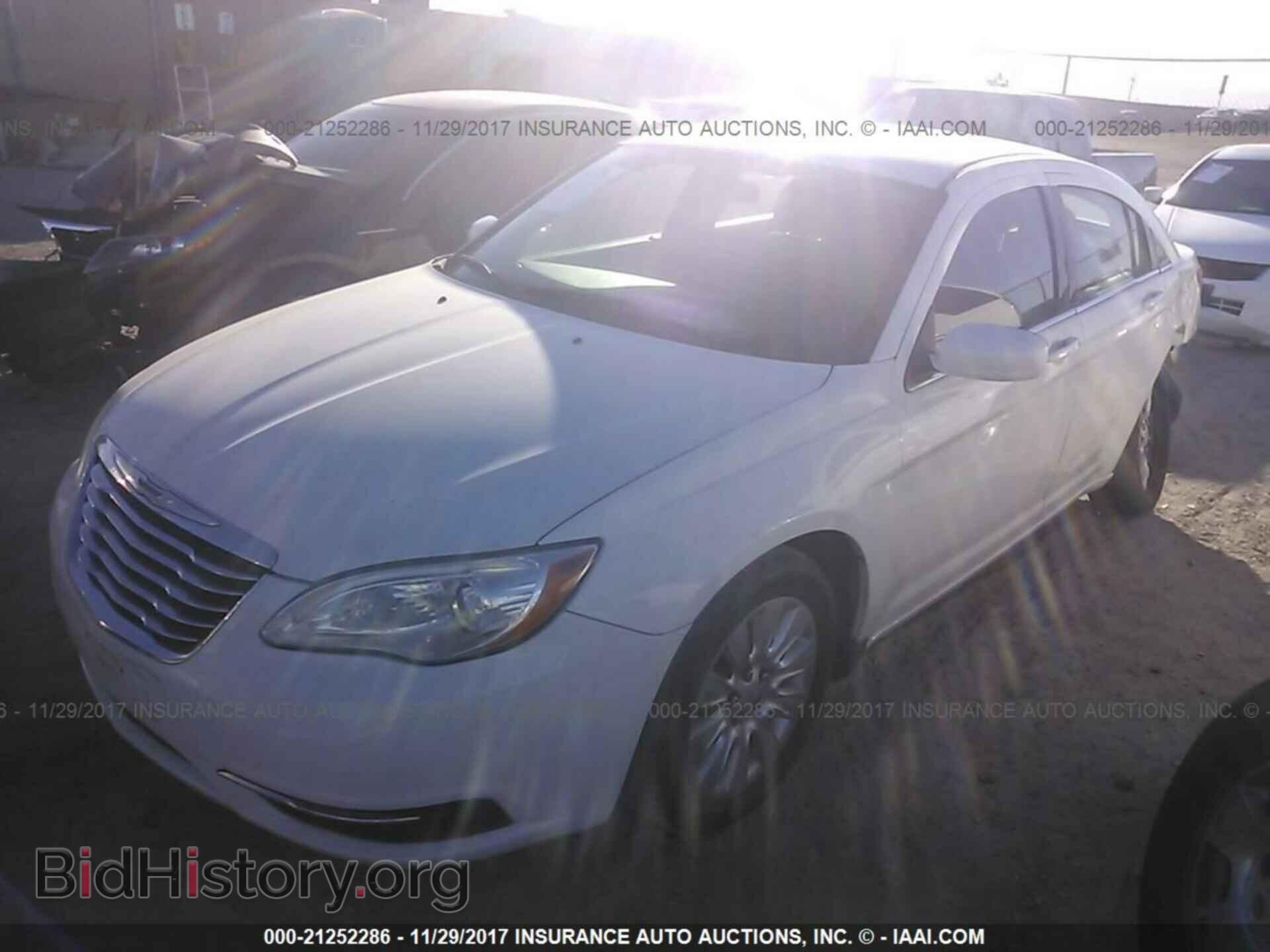 2012 Chrysler 200 - VIN: 1C3CCBAB7CN272170 - Photo 2