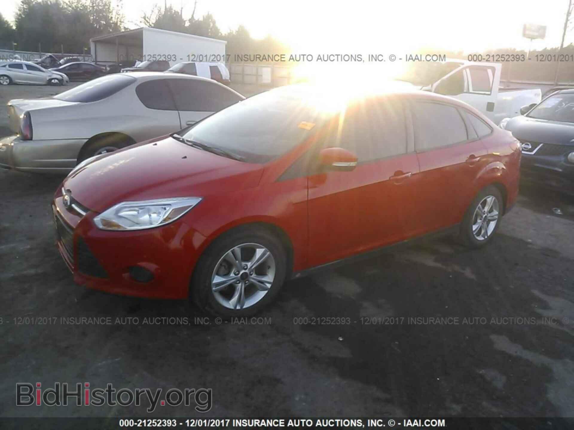 2014 Ford Focus - VIN: 1FADP3F25EL143870 - Photo 2