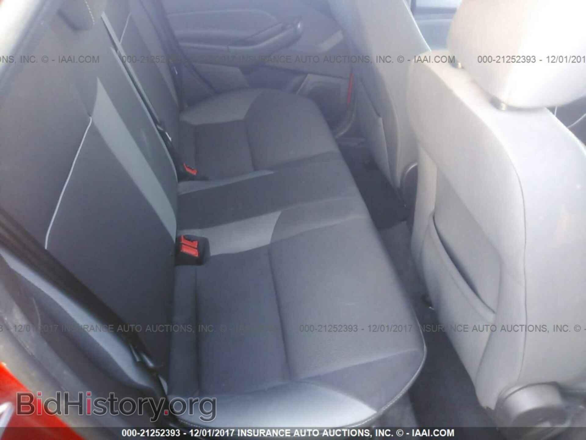 2014 Ford Focus - VIN: 1FADP3F25EL143870 - Photo 8