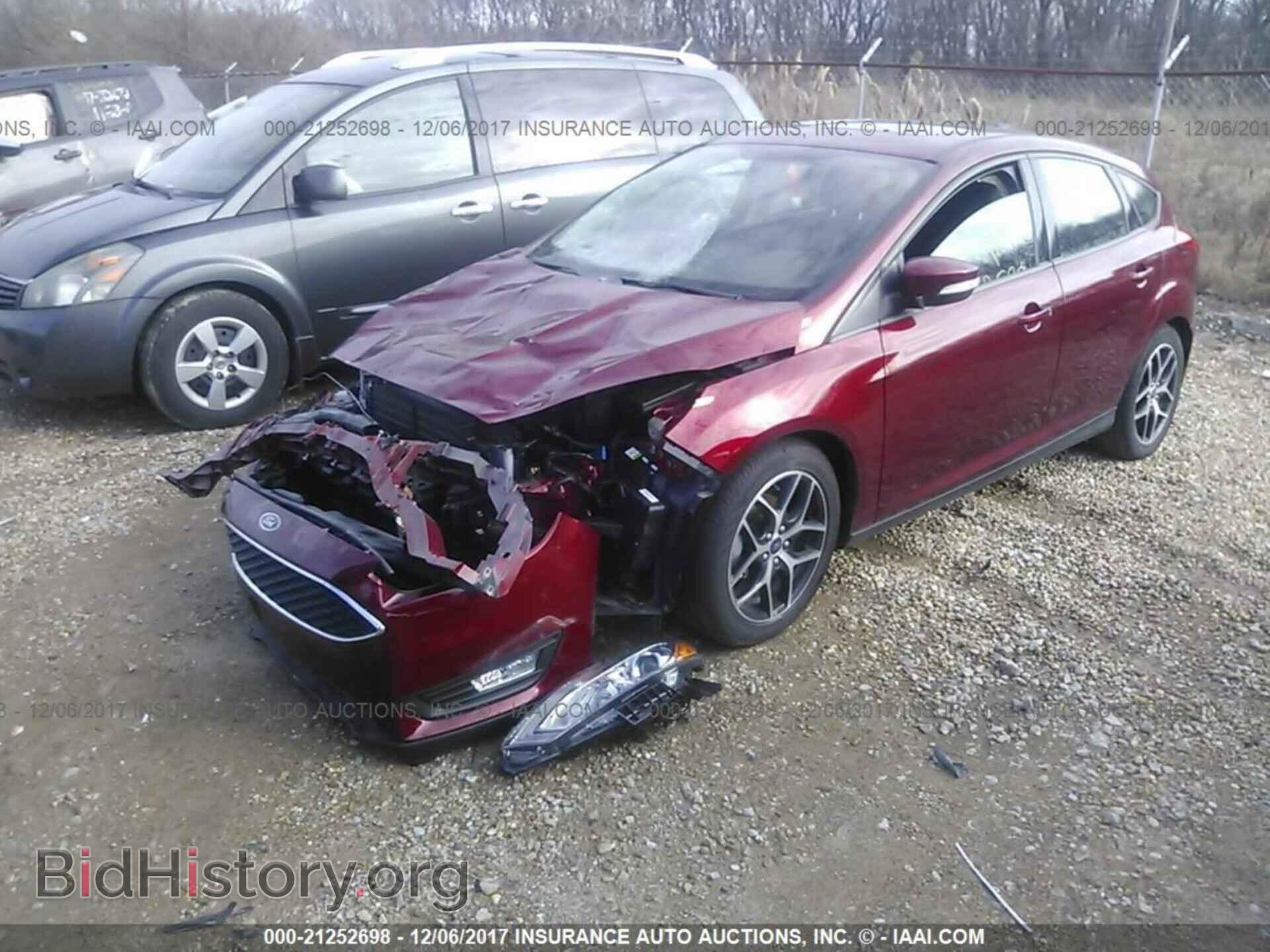 2017 Ford Focus - VIN: 1FADP3M21HL204266 - Фото 2