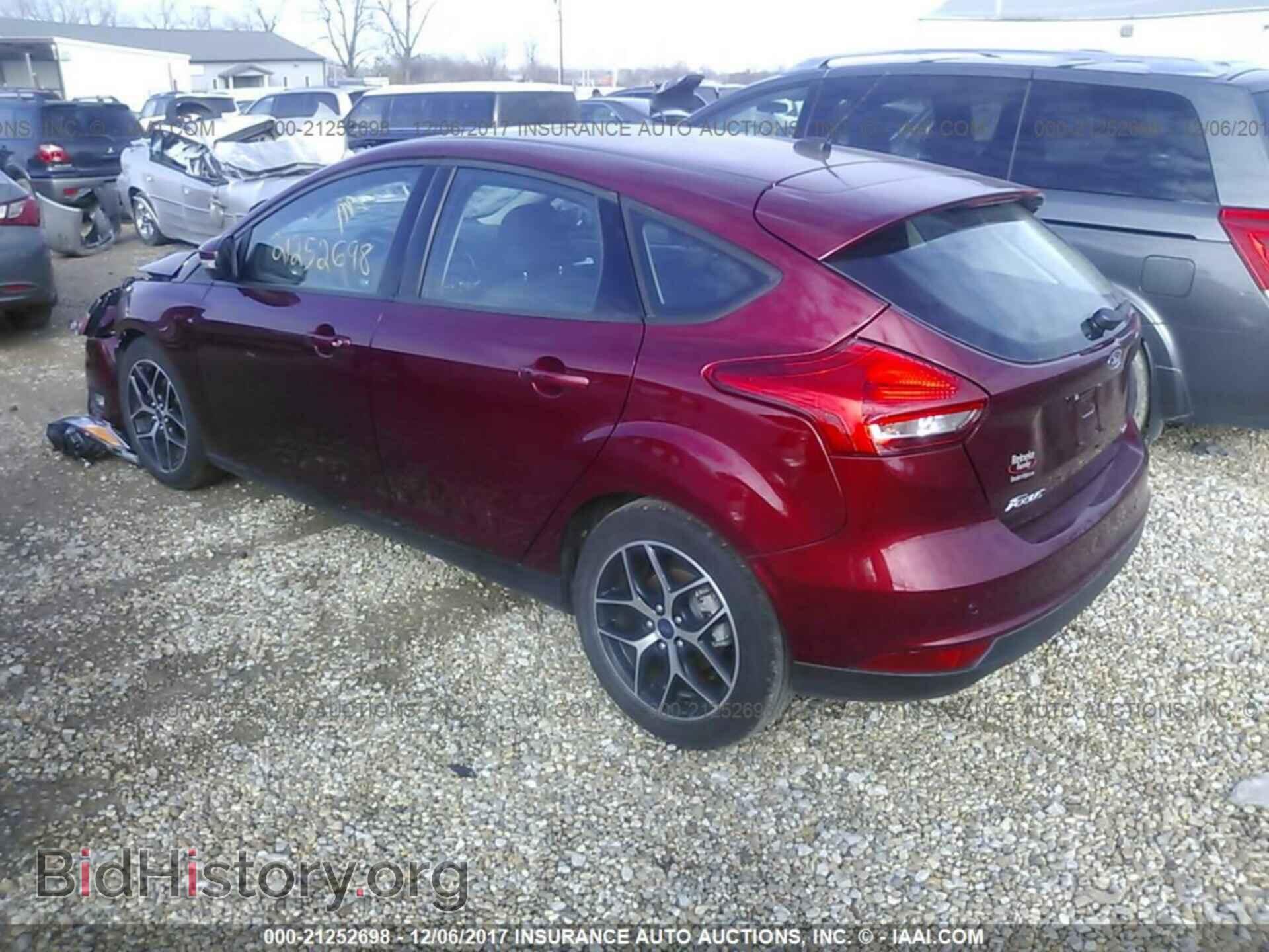 2017 Ford Focus - VIN: 1FADP3M21HL204266 - Фото 3