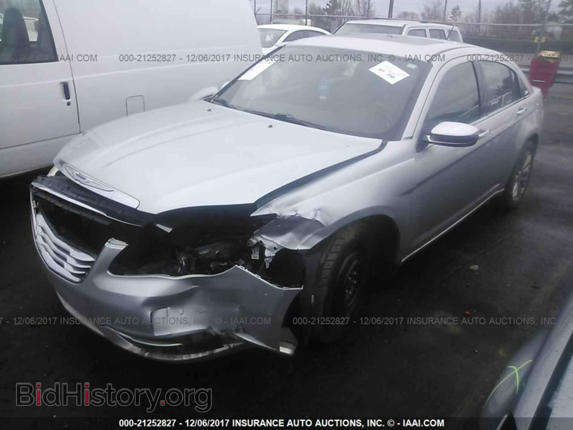 2012 Chrysler 200 - VIN: 1C3CCBCB2CN197200 - Photo 2