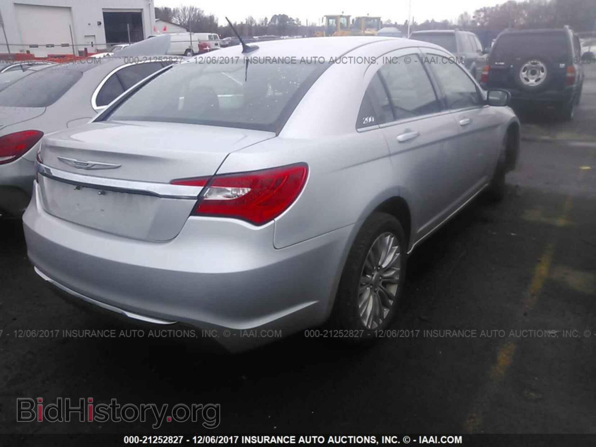 2012 Chrysler 200 - VIN: 1C3CCBCB2CN197200 - Photo 4