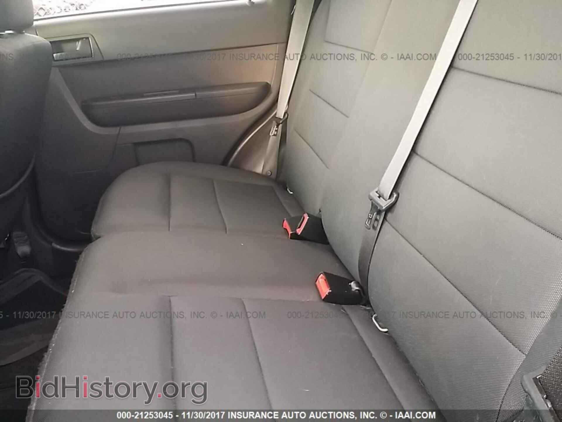 2011 Ford Escape - VIN: 1FMCU9DG3BKA21134 - Фото 8