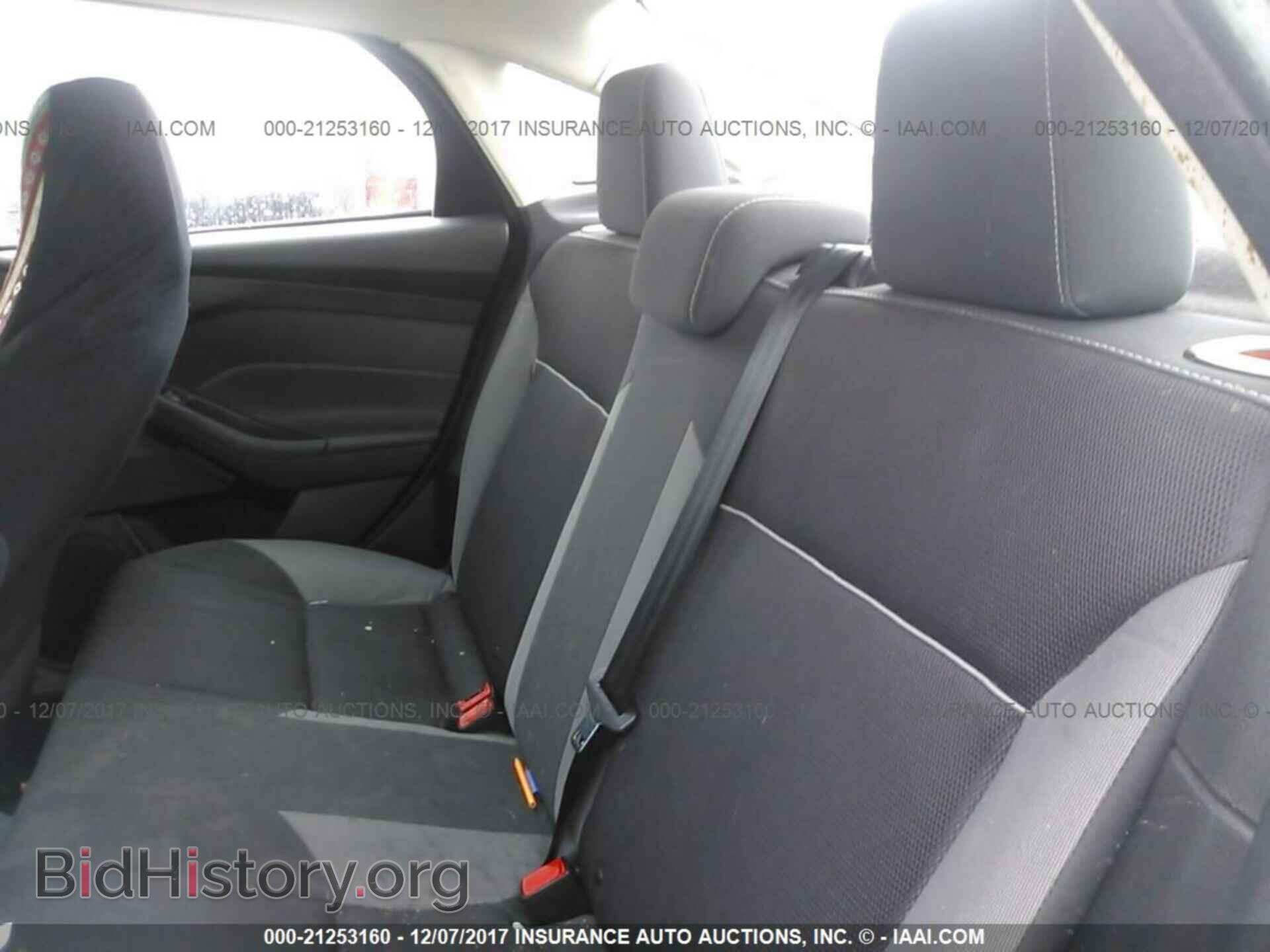 2014 Ford Focus - VIN: 1FADP3F26EL261037 - Photo 8