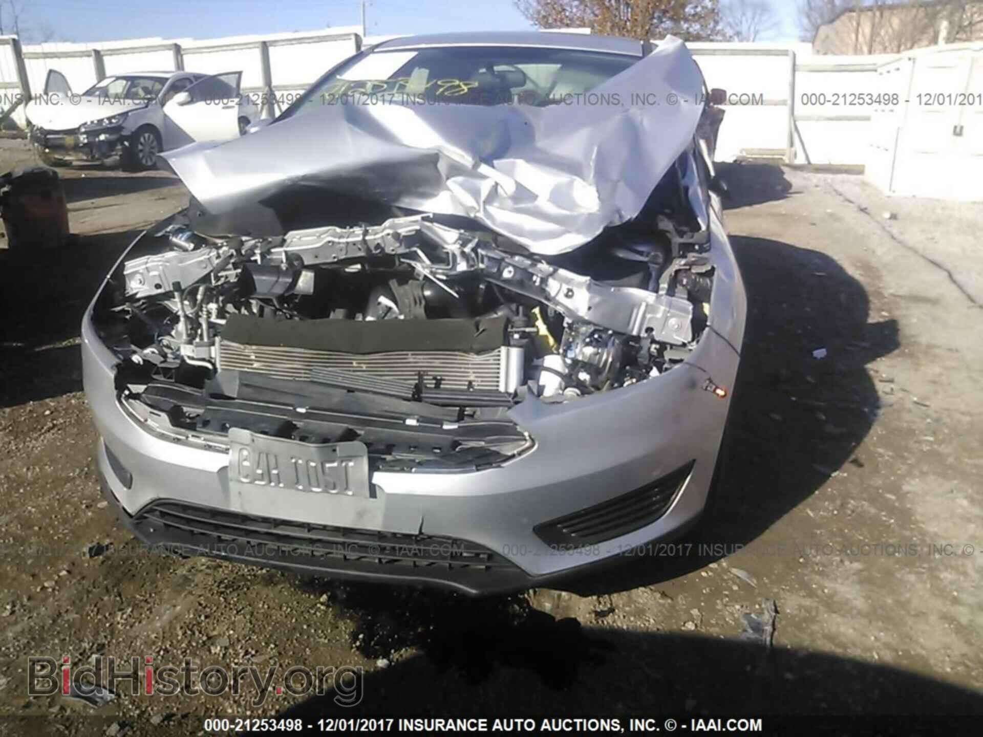 2016 Ford Focus - VIN: 1FADP3F28GL208133 - Photo 6