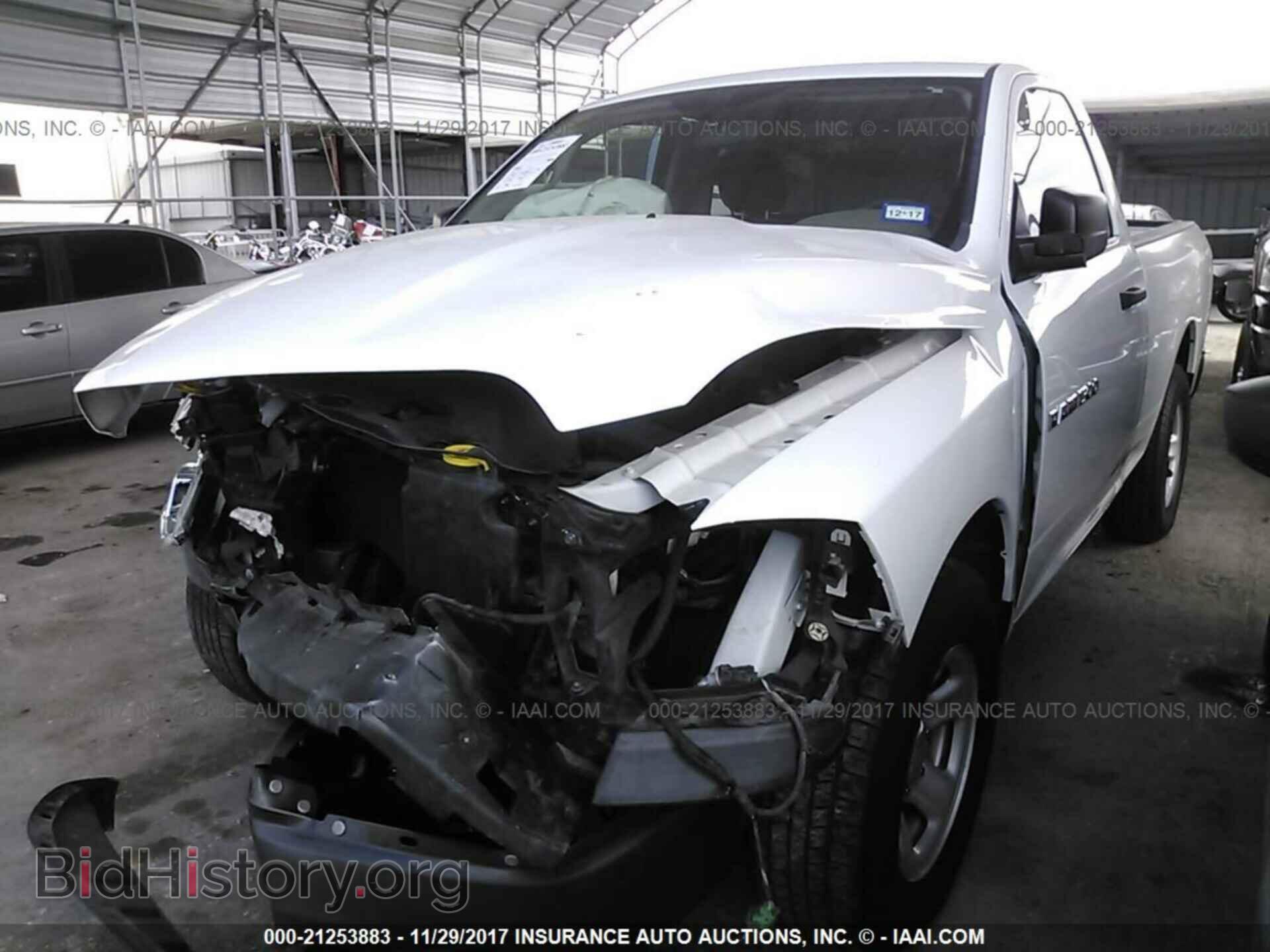 2012 Dodge Ram 1500 - VIN: 3C6JD6APXCG218221 - Фото 2