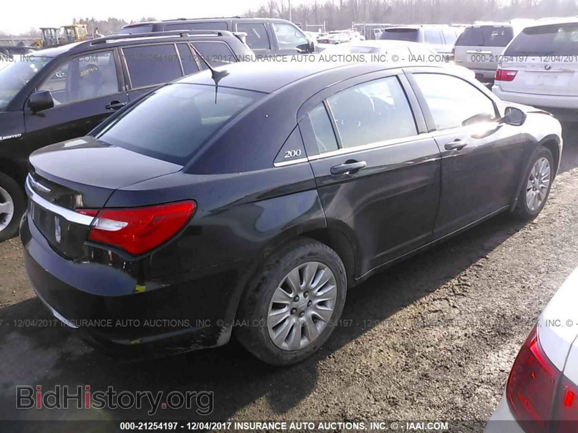 2012 Chrysler 200 - VIN: 1C3CCBABXCN320809 - Photo 4